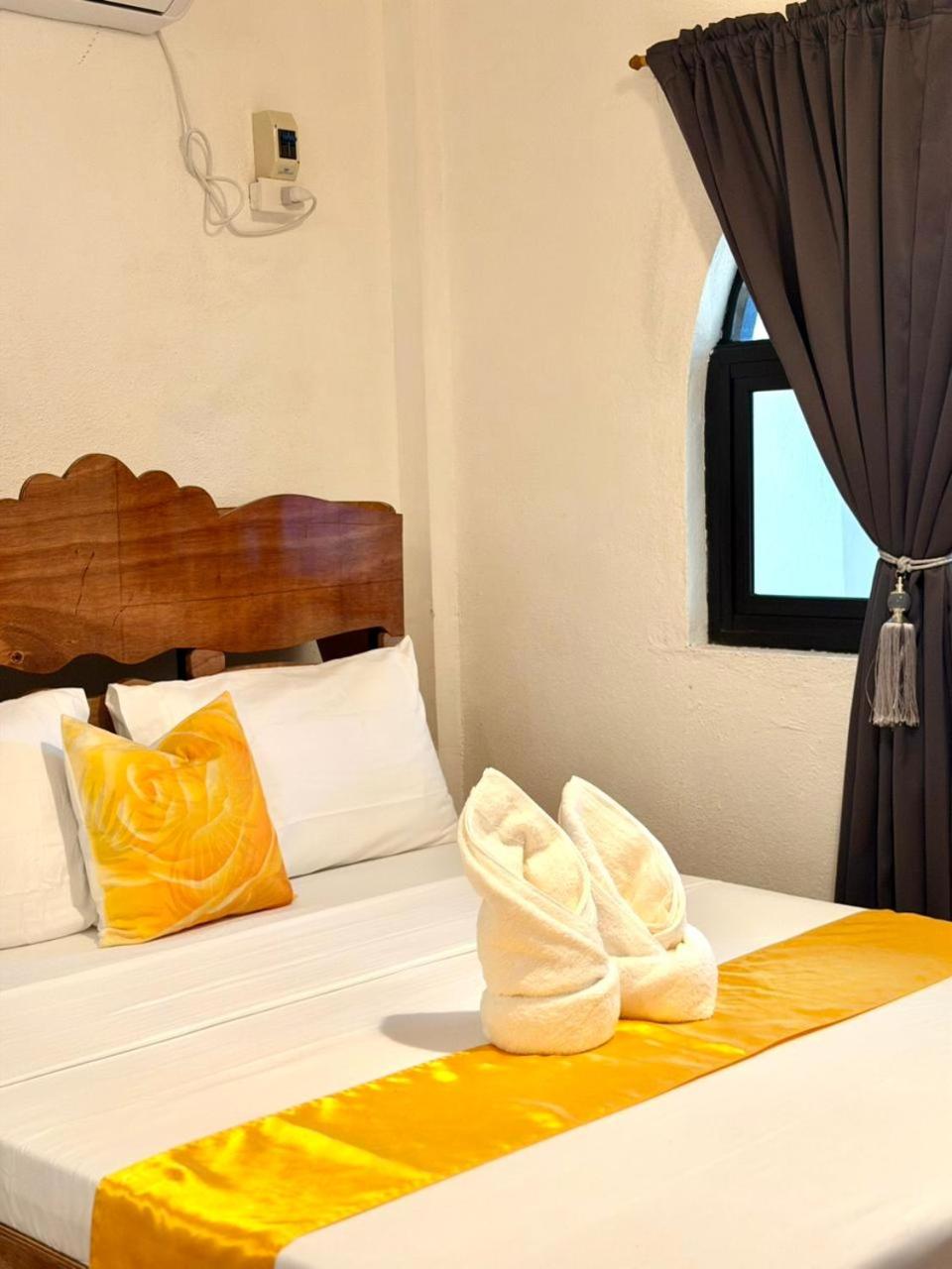 Queen Room with Pool View photo 3