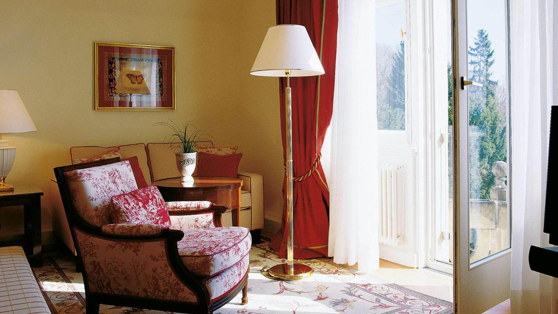 Deluxe, Guest room, 1 King, Garden view