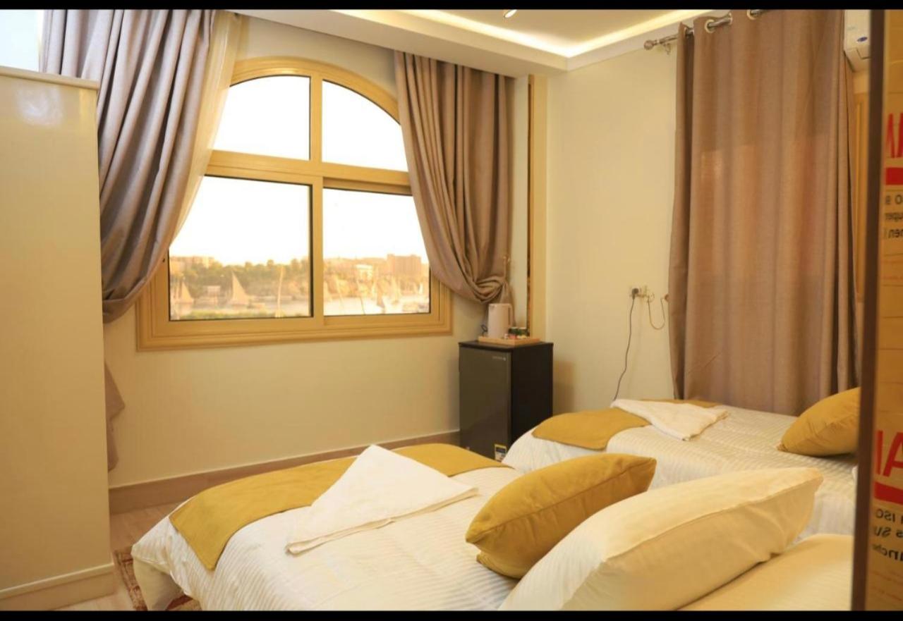 Double or Twin Room with Sea View
