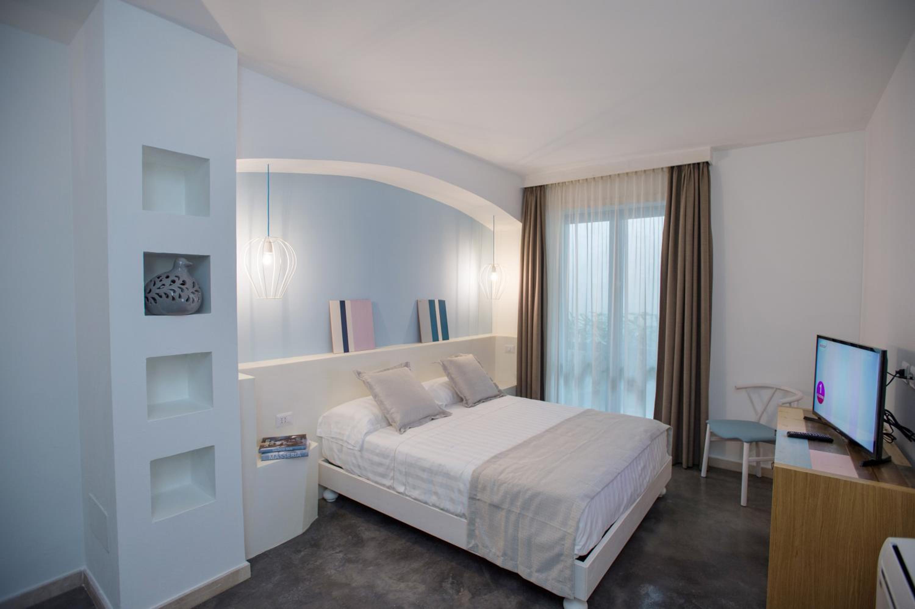 Superior One Bedroom Apartment - Split Level photo 1