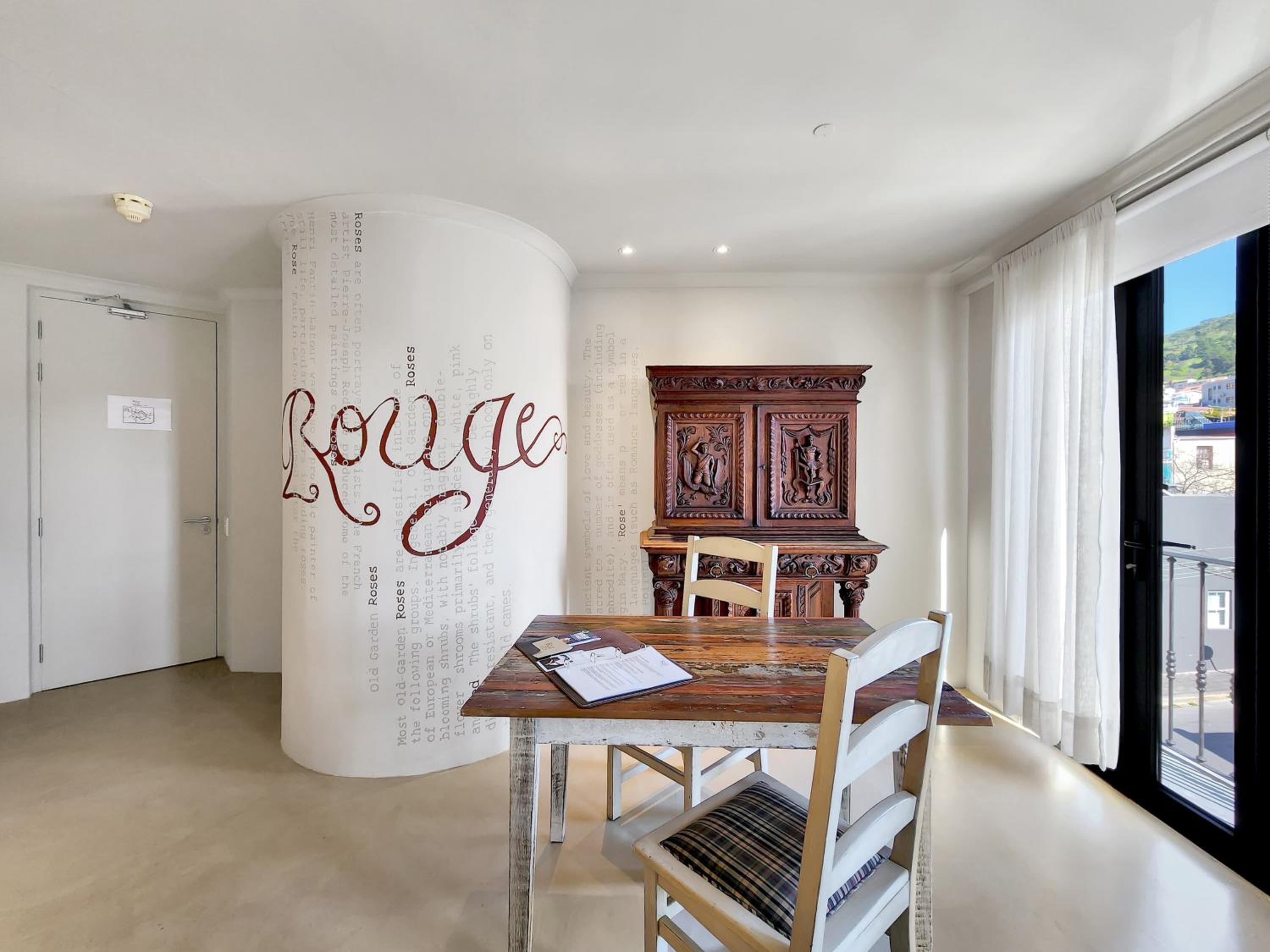  Deluxe Suite 303 / Kitchenette - Photo 3