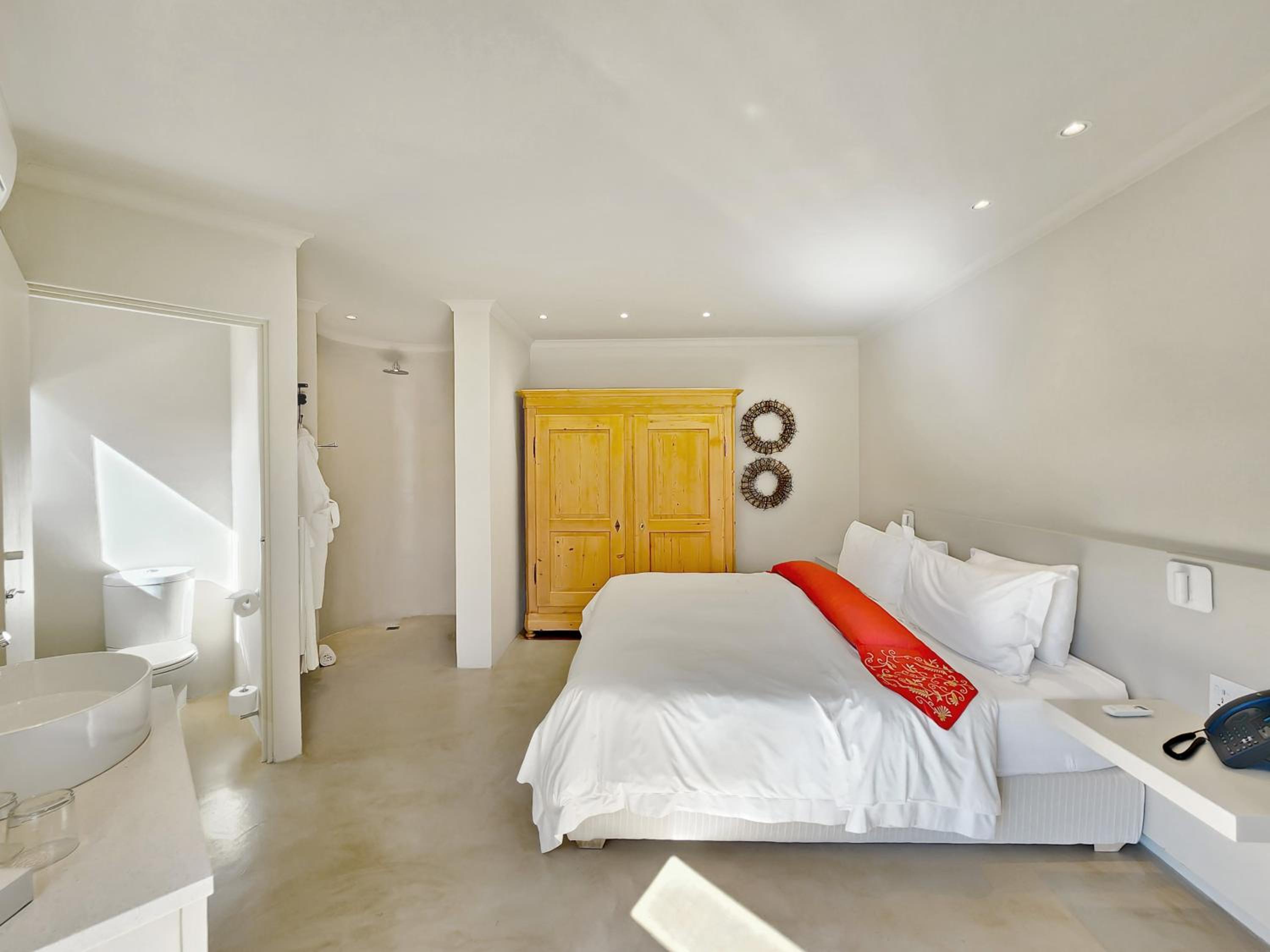  Deluxe Suite 303 / Kitchenette - Photo 1