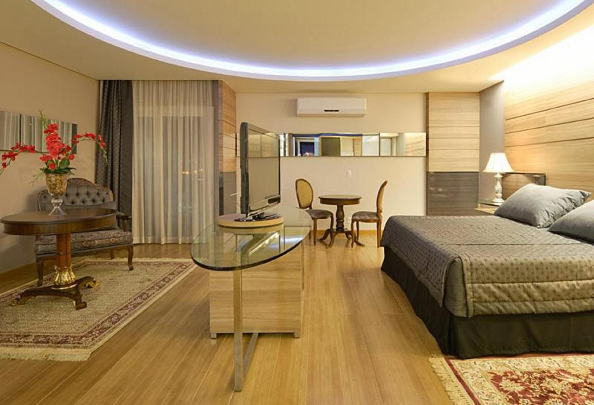 Premium Suite - Photo 4