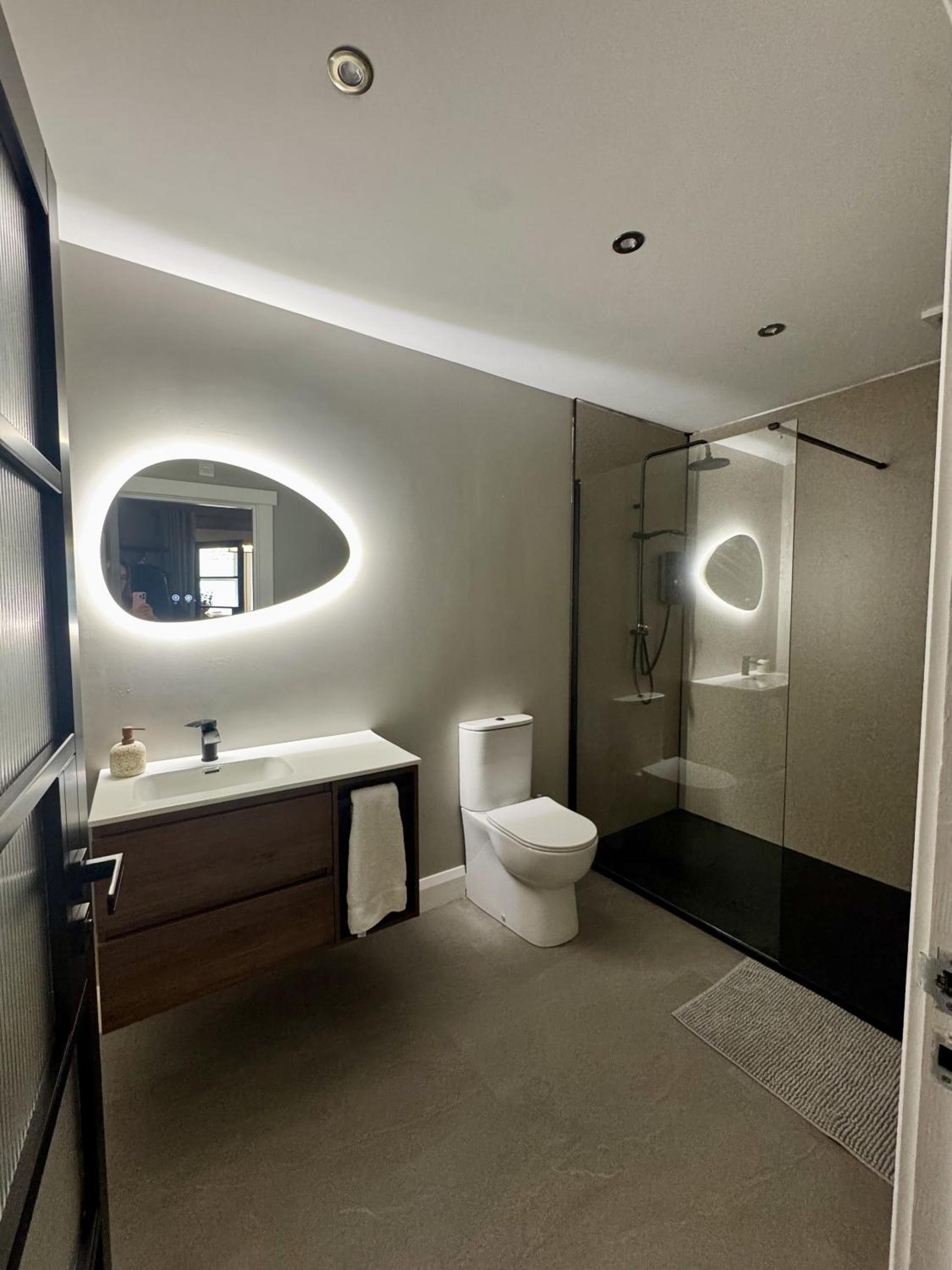 One-Bedroom Apartment with Sea View photo 1