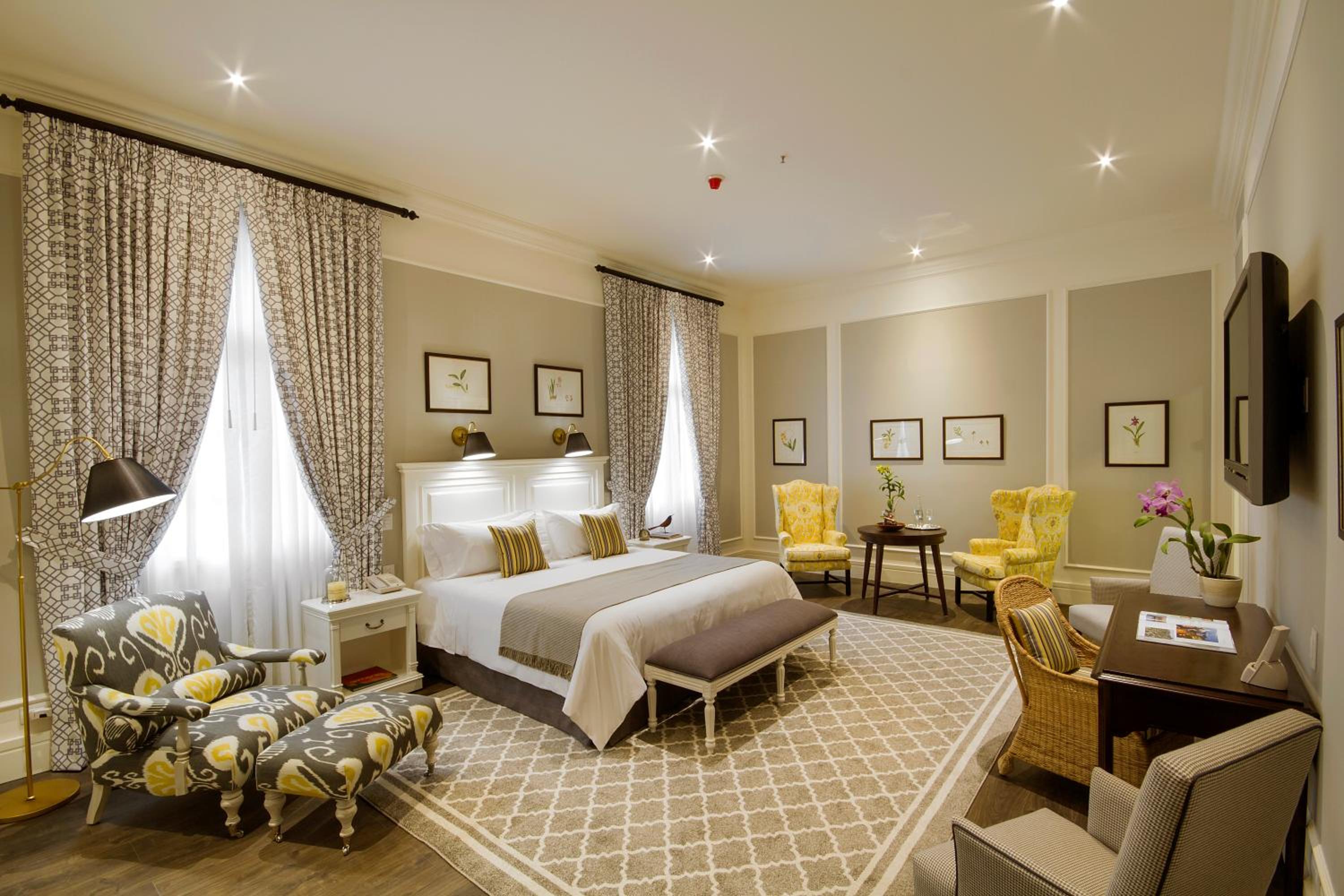 Deluxe Suite photo 2