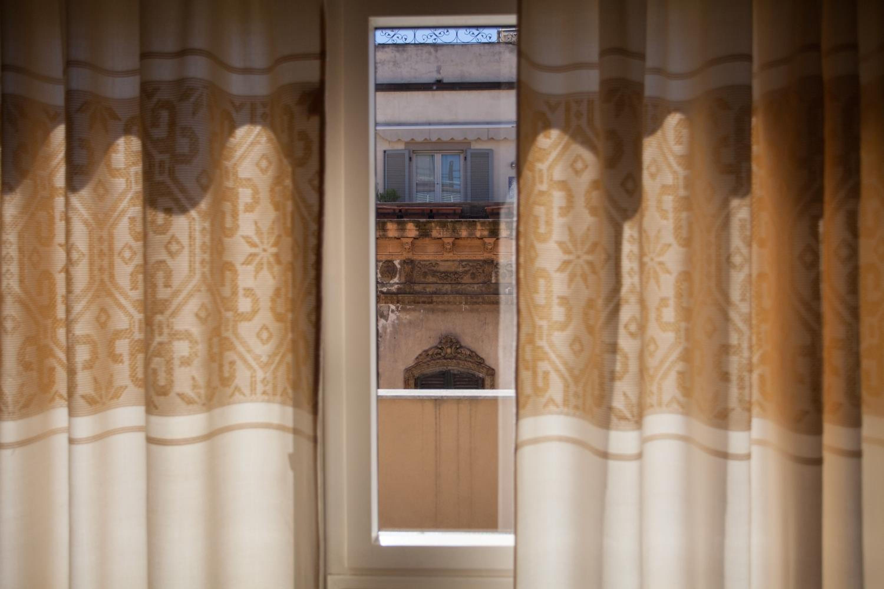 Classic Double Room - Photo 10