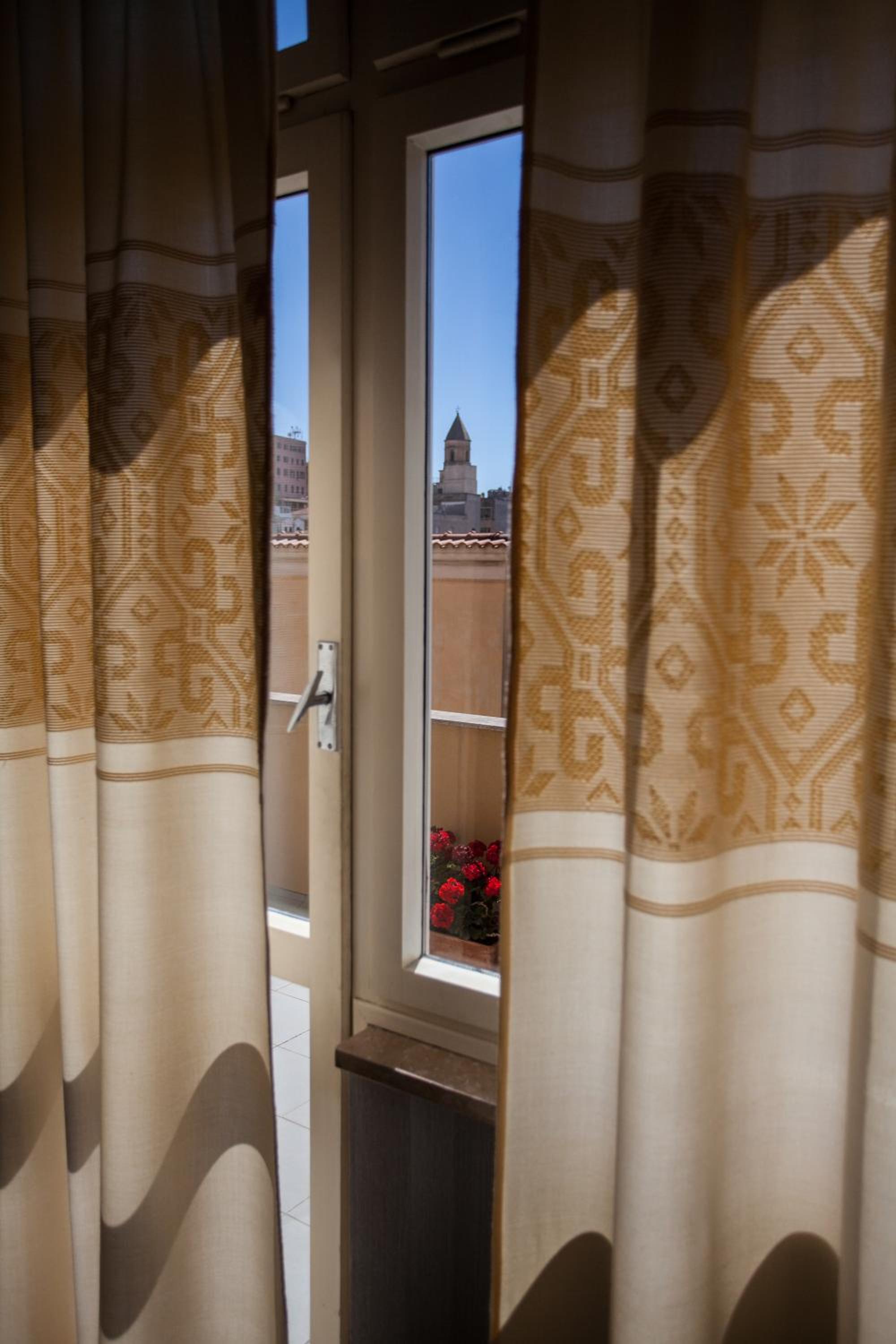 Classic Double Room - Photo 9