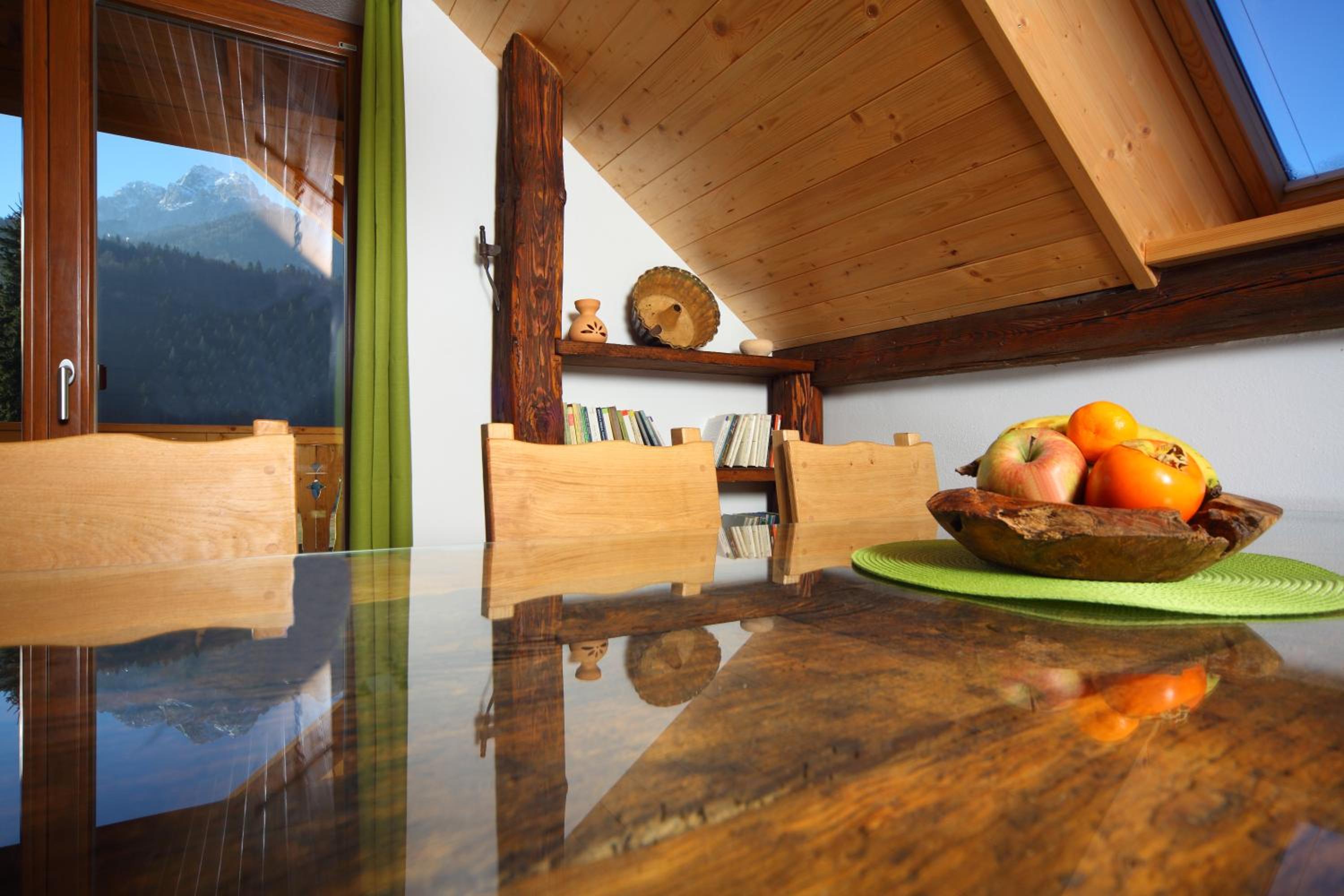 Two-Bedroom Apartment with Balcony photo 3