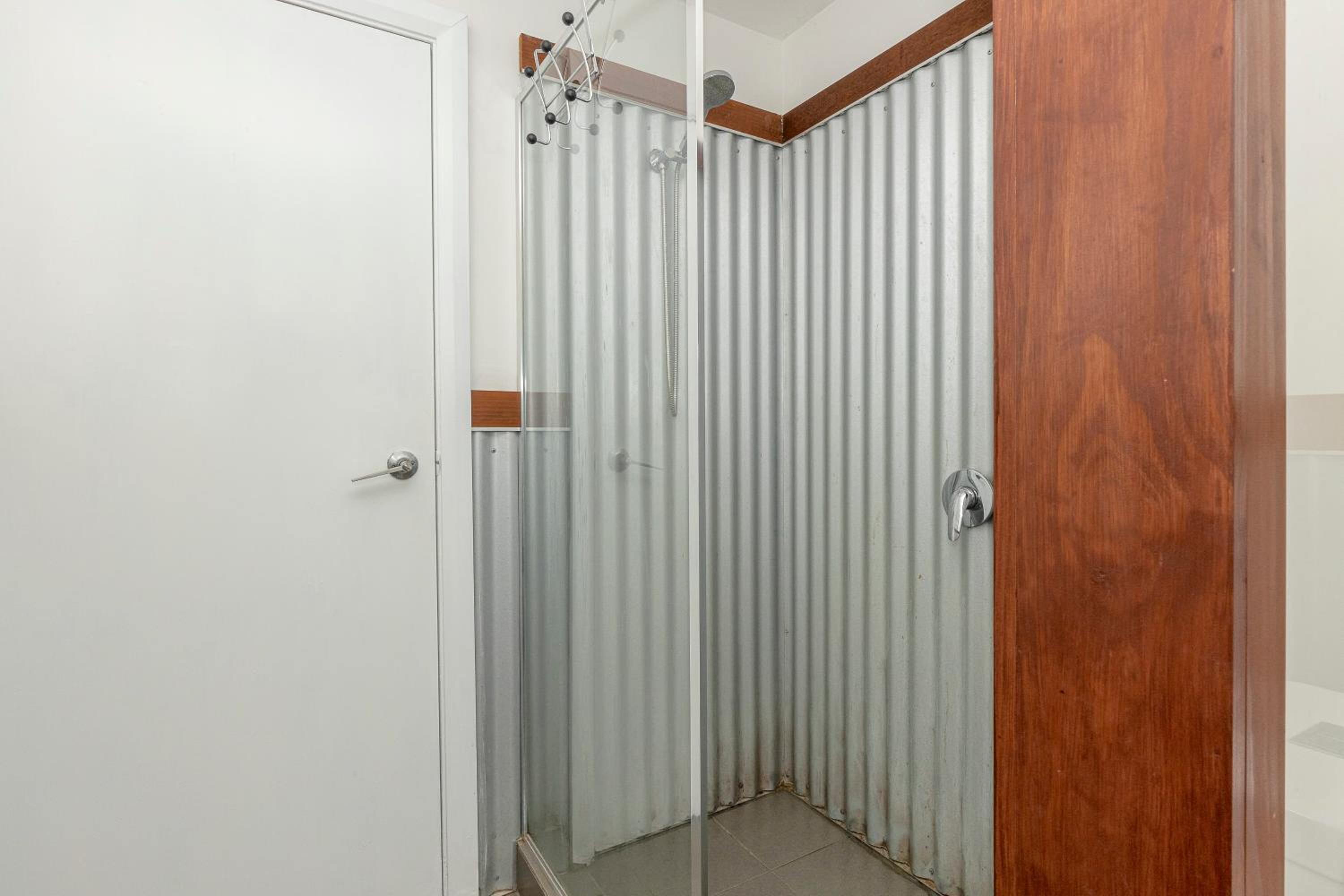 One-Bedroom House photo 2