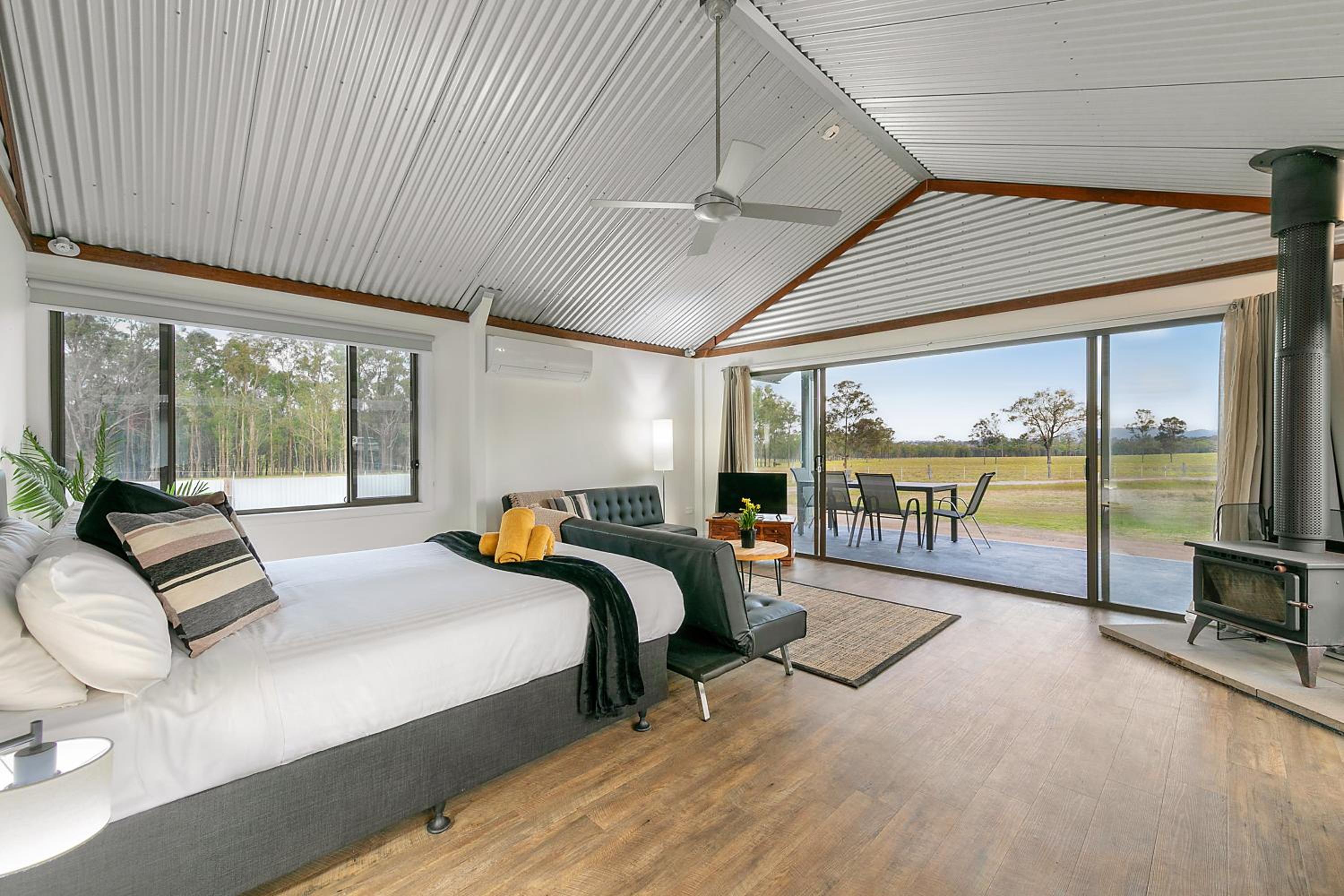 One-Bedroom House photo 1