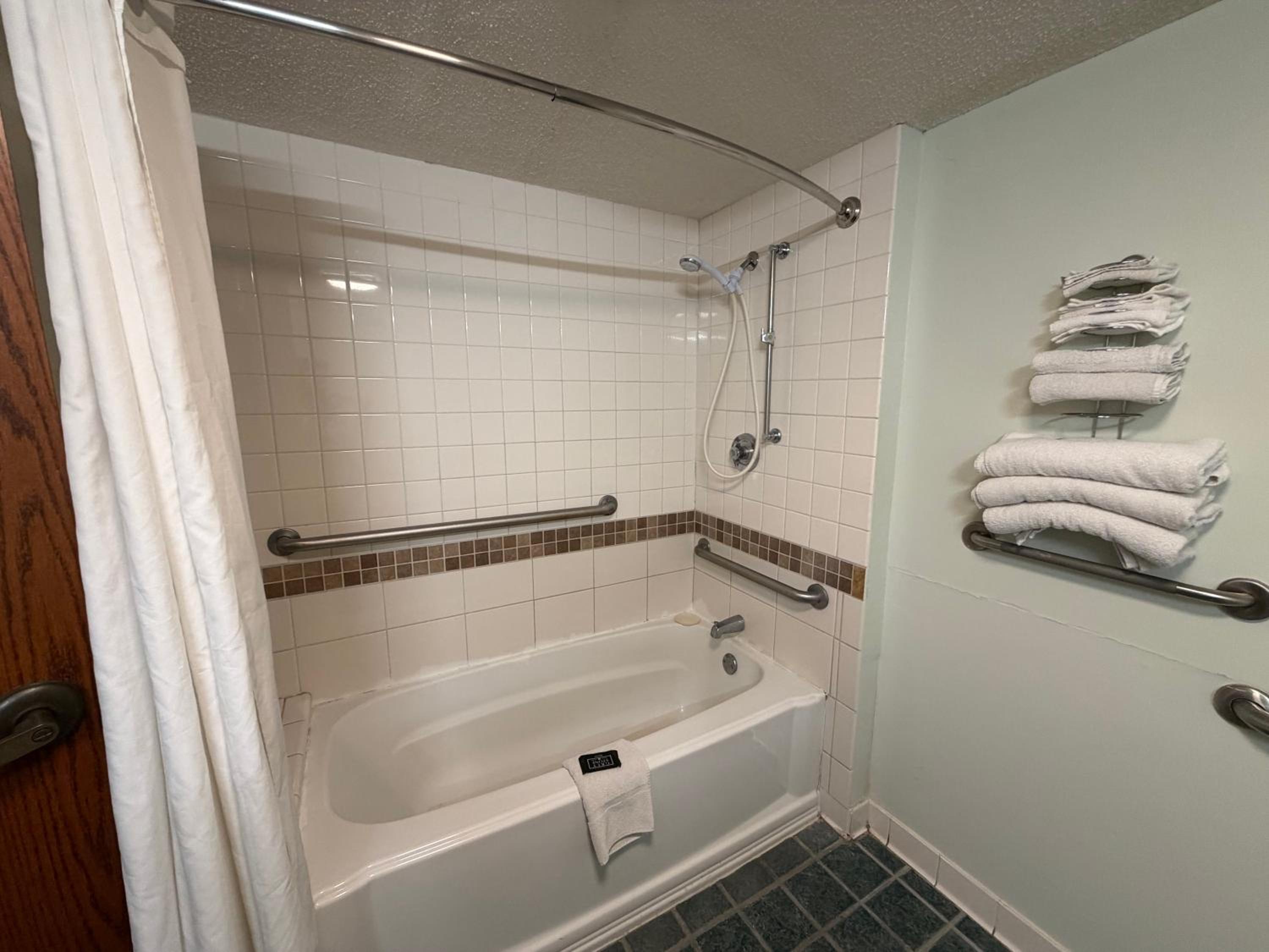 2 Queen Beds Accessible Non-Smoking - Photo 7
