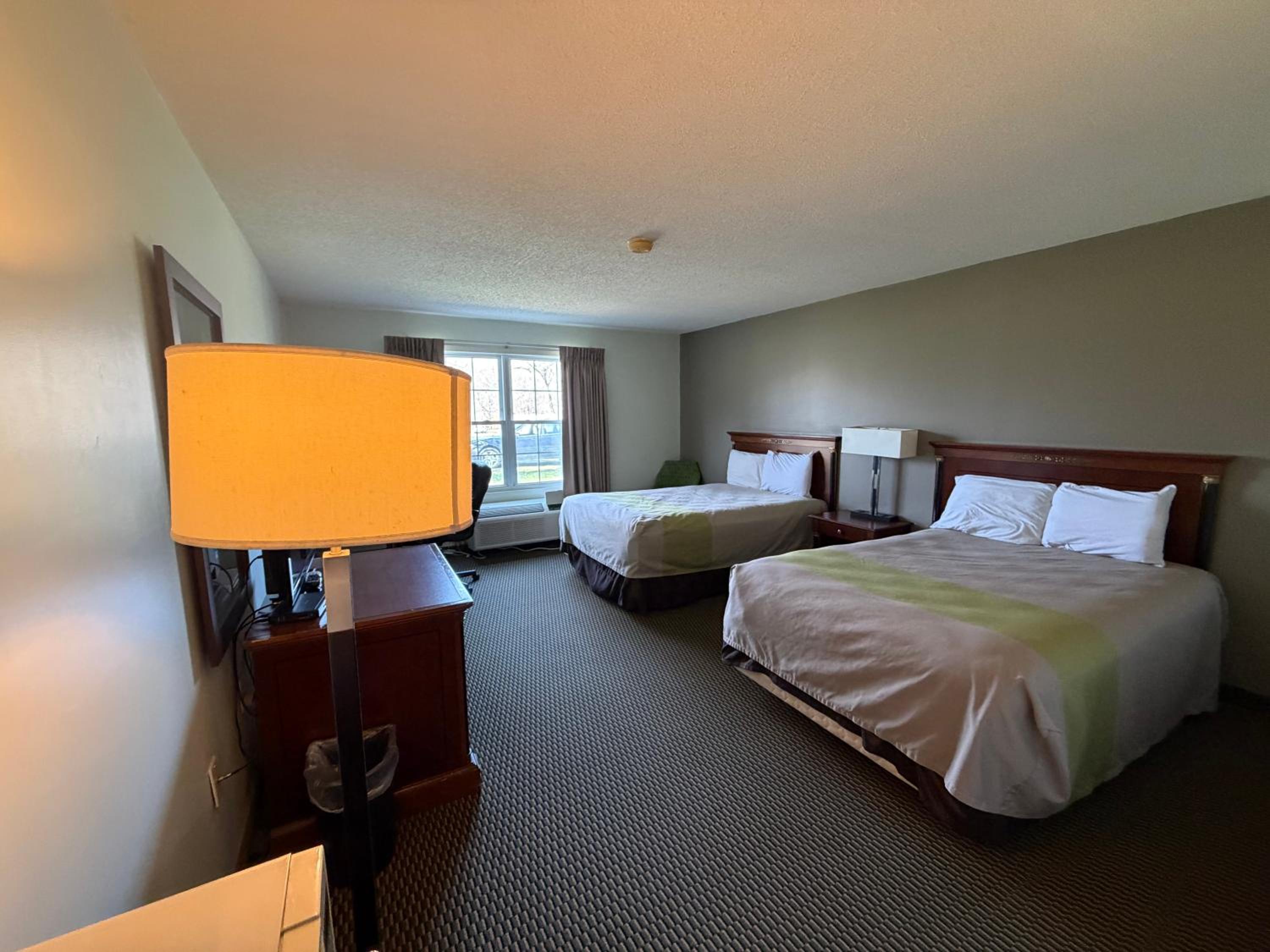 2 Queen Beds Accessible Non-Smoking - Photo 5