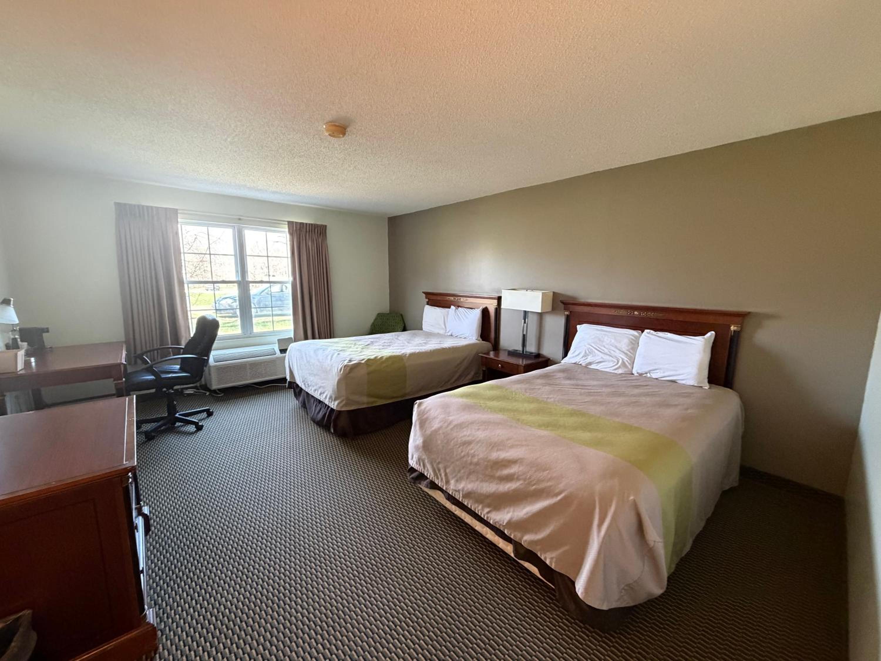 2 Queen Beds Accessible Non-Smoking - Photo 1