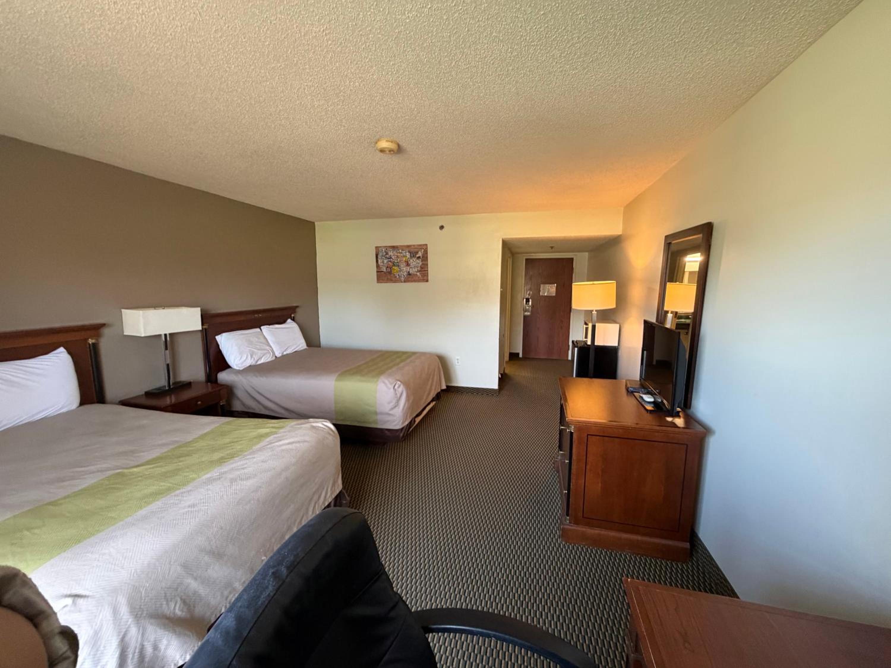 2 Queen Beds Accessible Non-Smoking - Photo 6