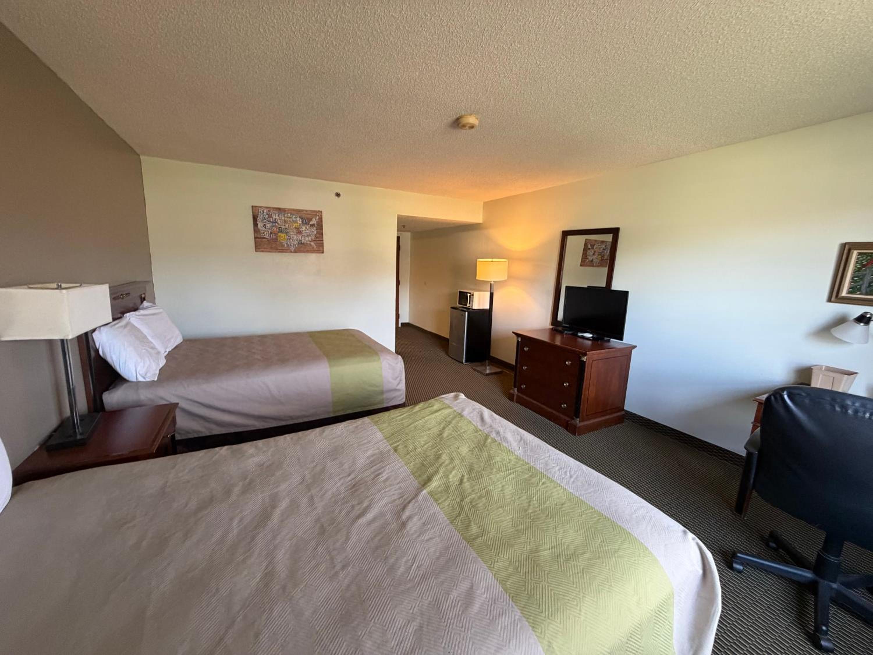 2 Queen Beds Accessible Non-Smoking - Photo 8