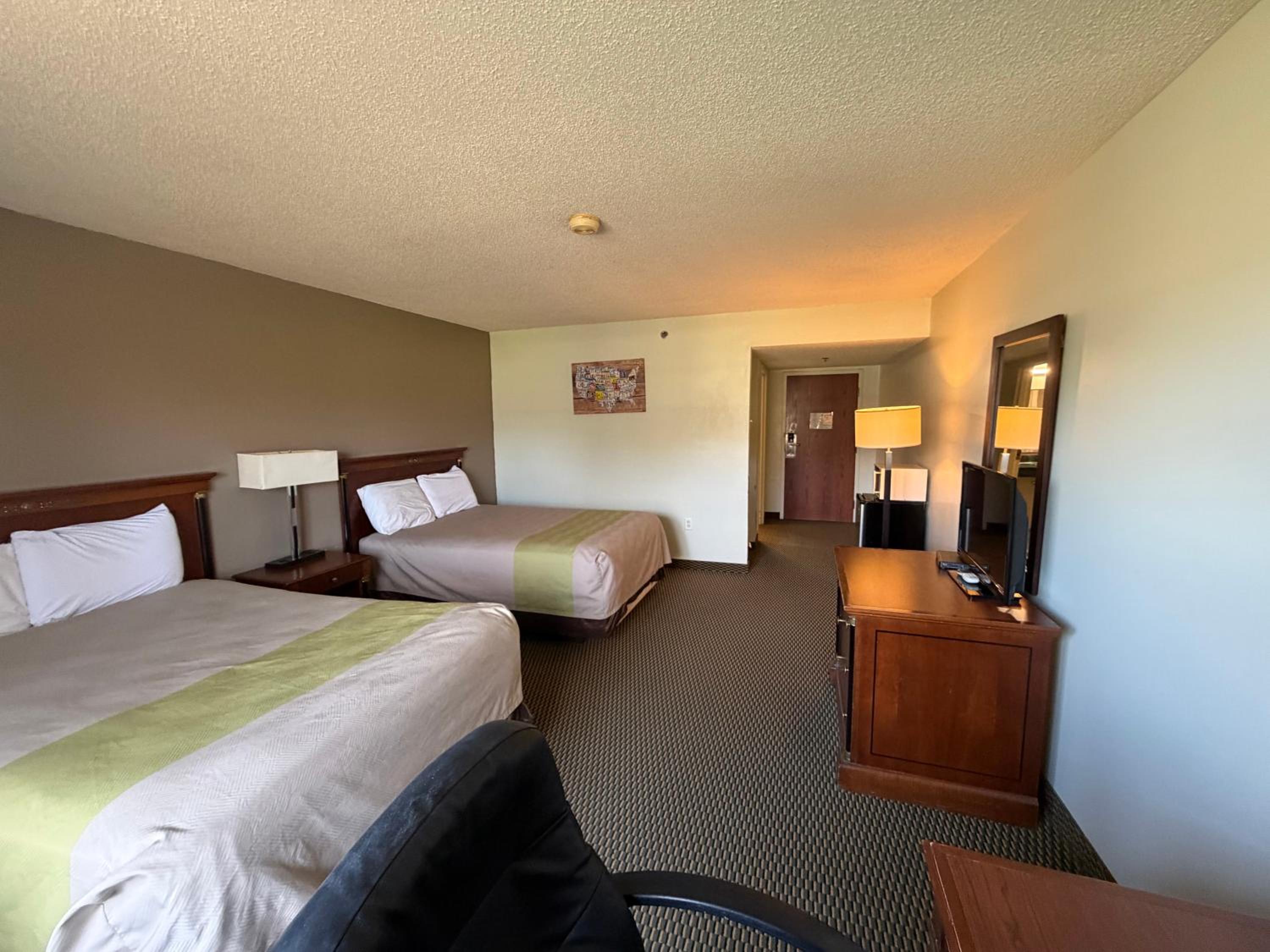 2 Queen Beds Accessible Non-Smoking - Photo 9