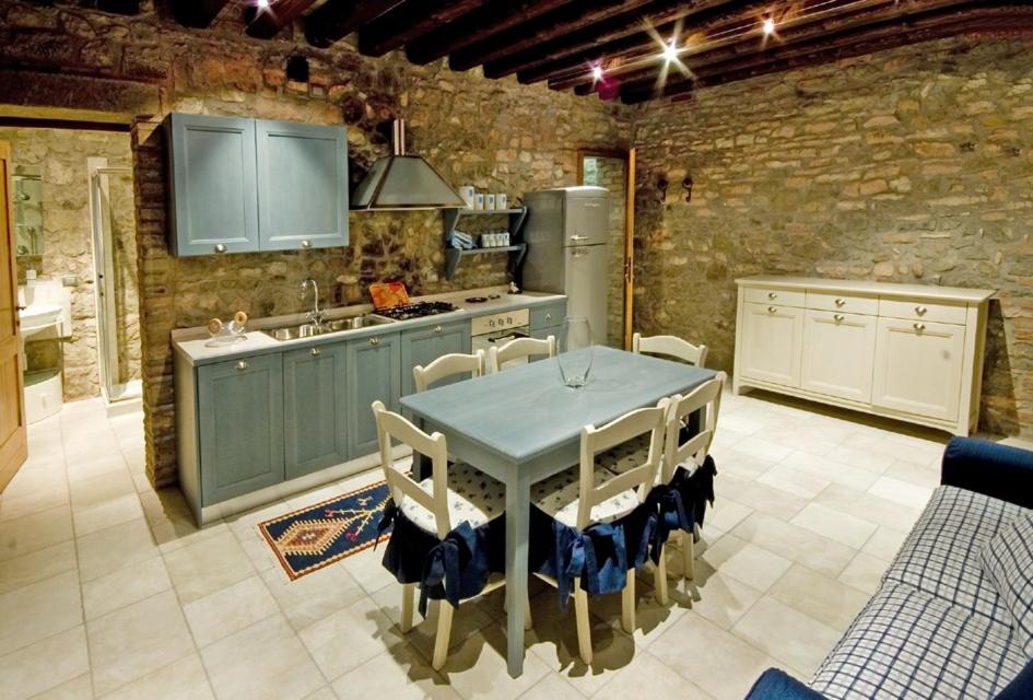 One-Bedroom Apartment with Garden View photo 2