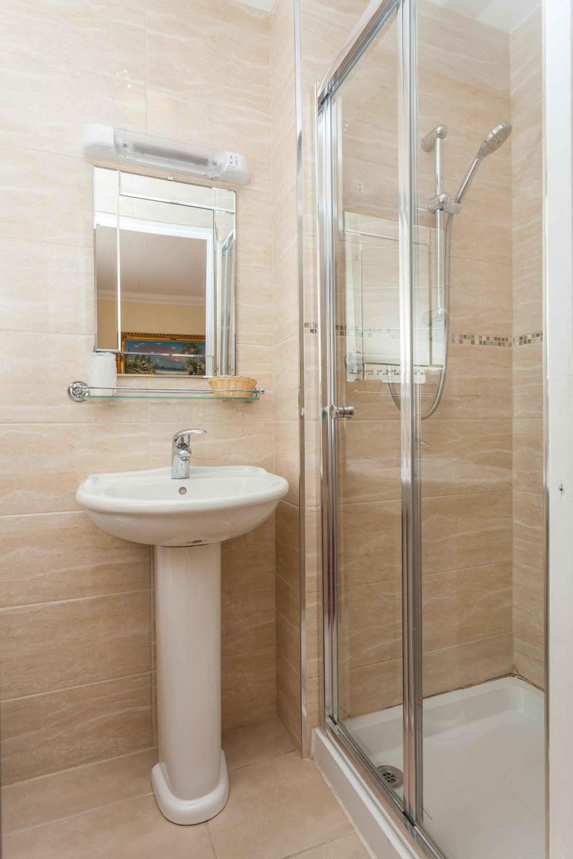 Large Double Room photo 2