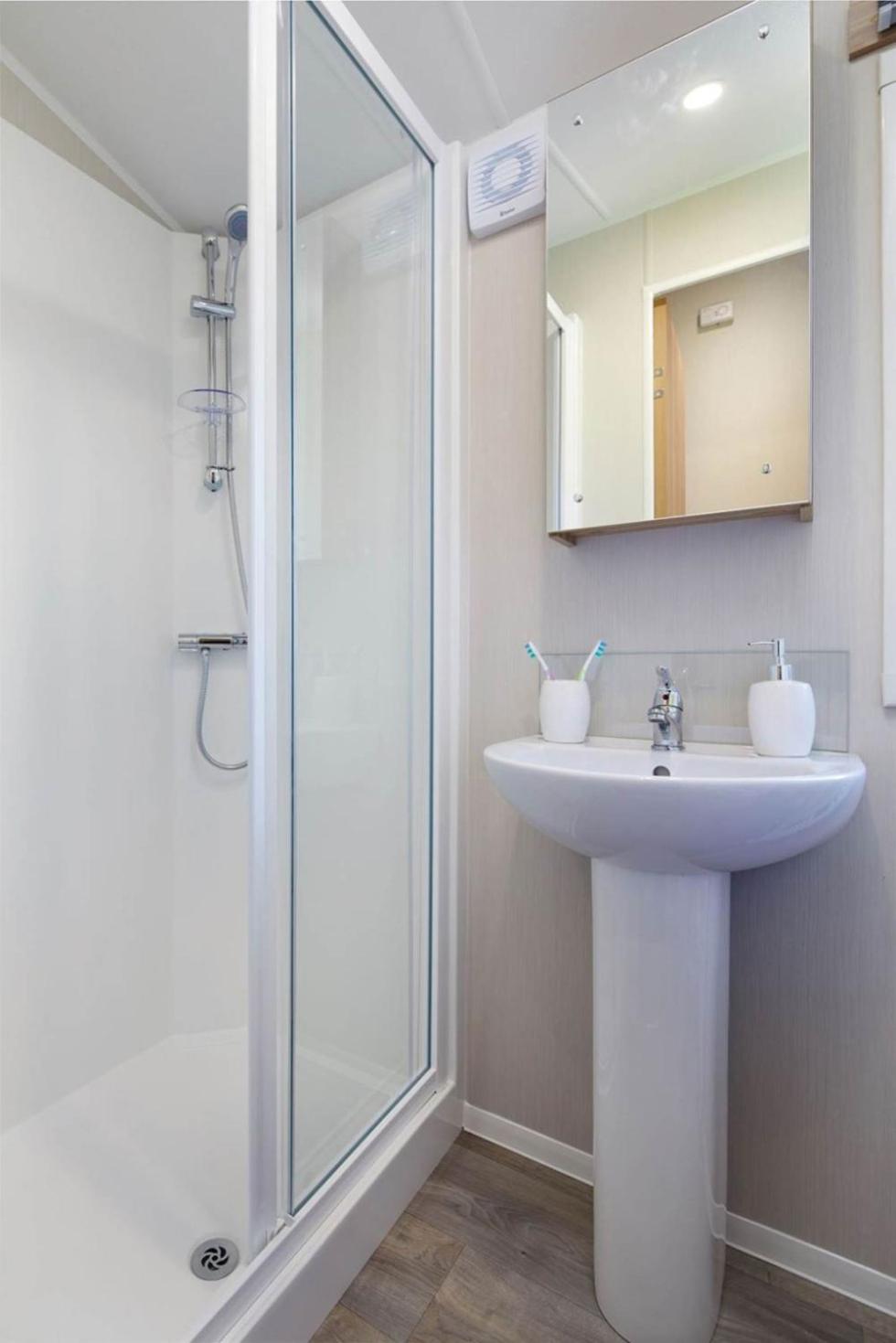 Pet Friendly Gold Holiday Caravan - 3 Bed photo 1