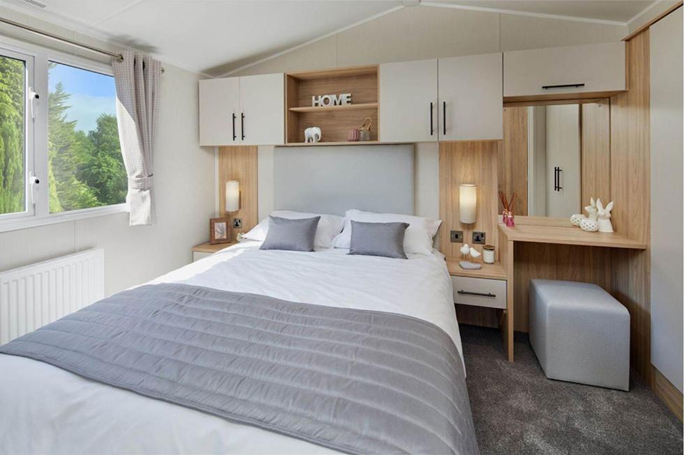 Gold Accessible Holiday Caravan - 2 Bed - No Pets photo 3