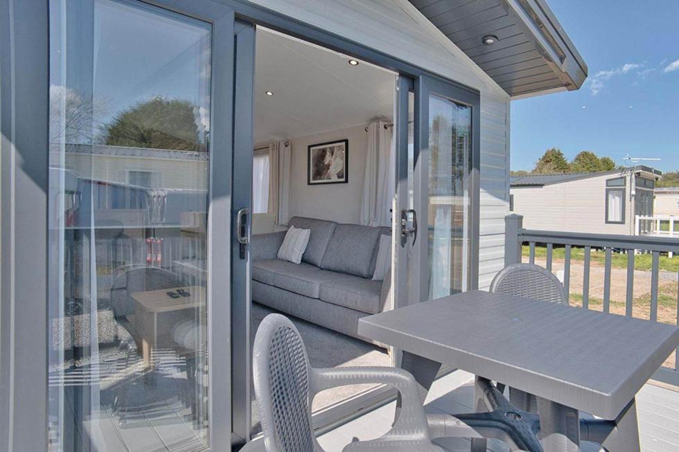 Gold Accessible Holiday Caravan - 2 Bed - No Pets photo 2