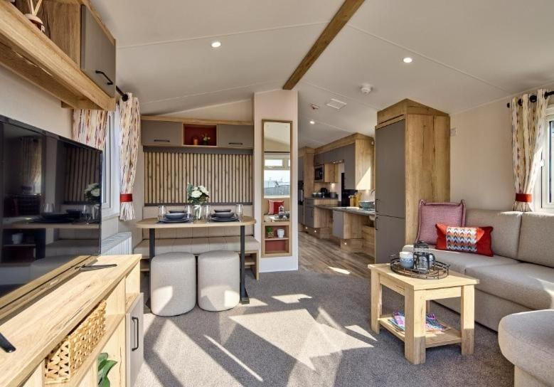 Pet Friendly Gold Holiday Caravan - 2 Bed photo 3