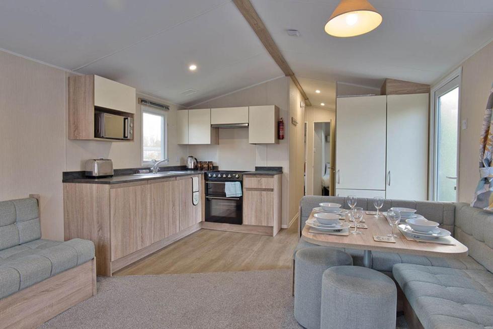 Bronze Caravan - 3 bed - No Pets photo 1
