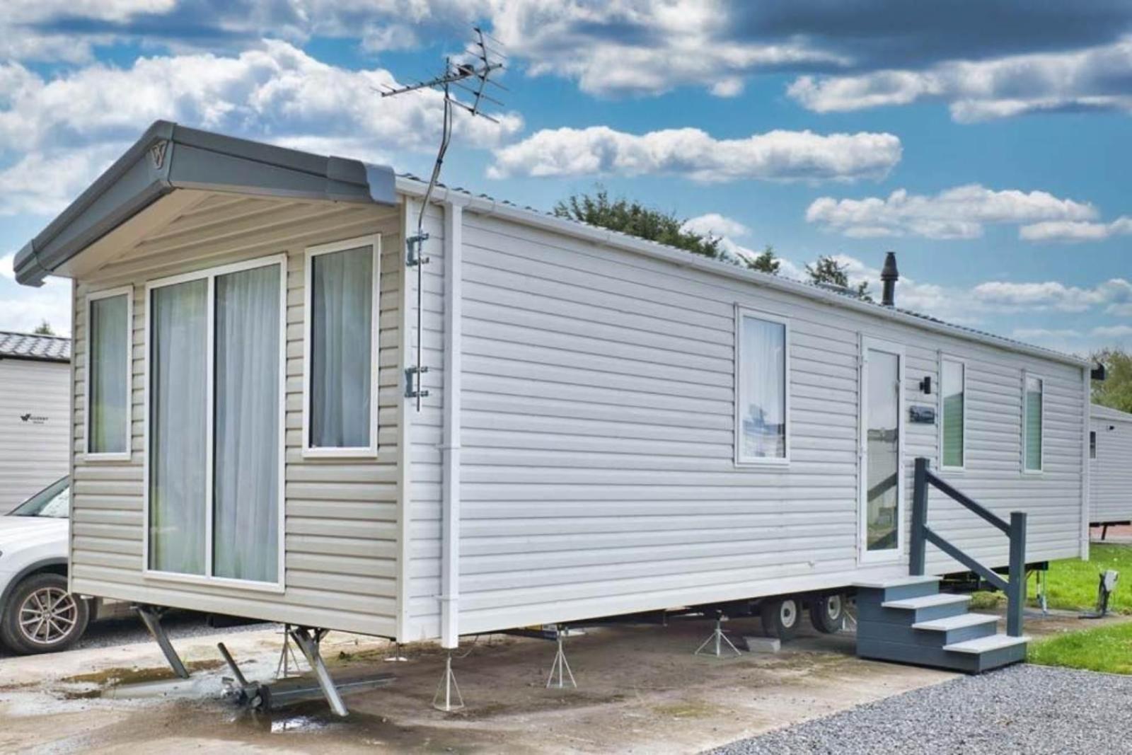 Bronze Caravan - 3 bed - No Pets photo 2