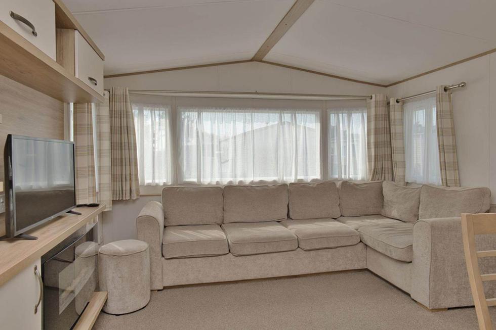 Bronze Caravan - 3 bed - No Pets photo 3