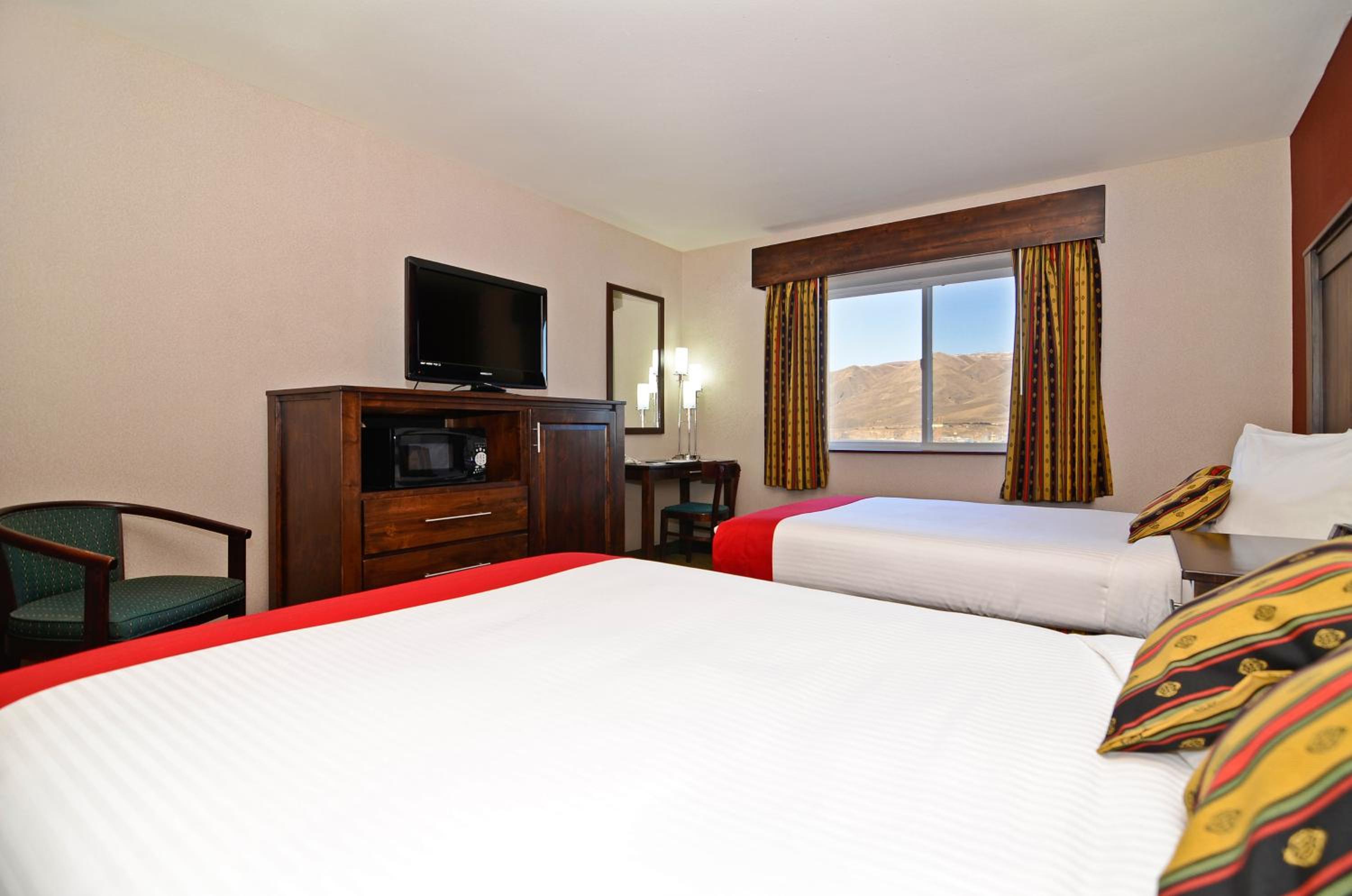 Double Room with Two Double Beds - Non-Smoking - Photo 7