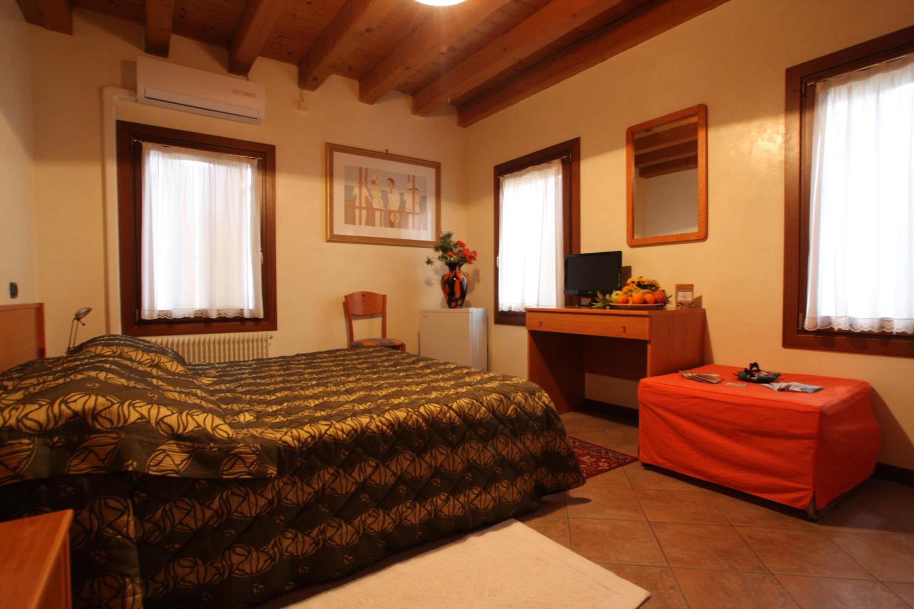 Triple Room - Photo 1