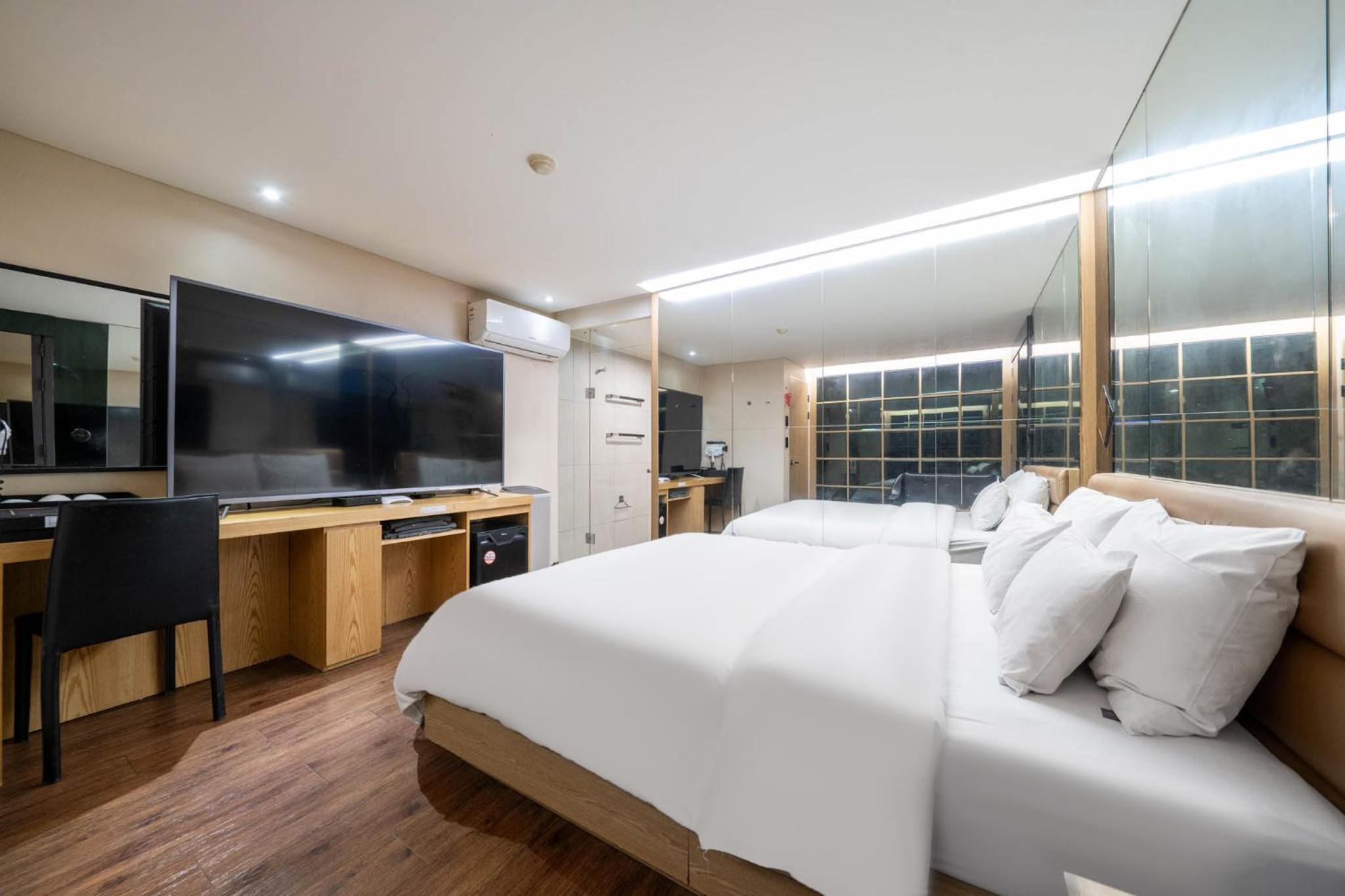Deluxe Double Room with Bath