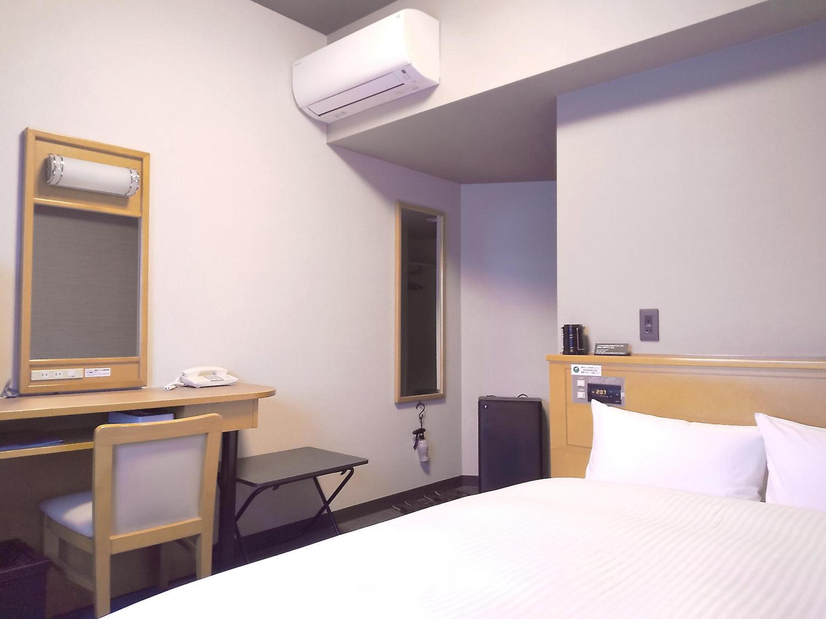 Double Room with Small Double Bed - Non-Smoking - Photo 8