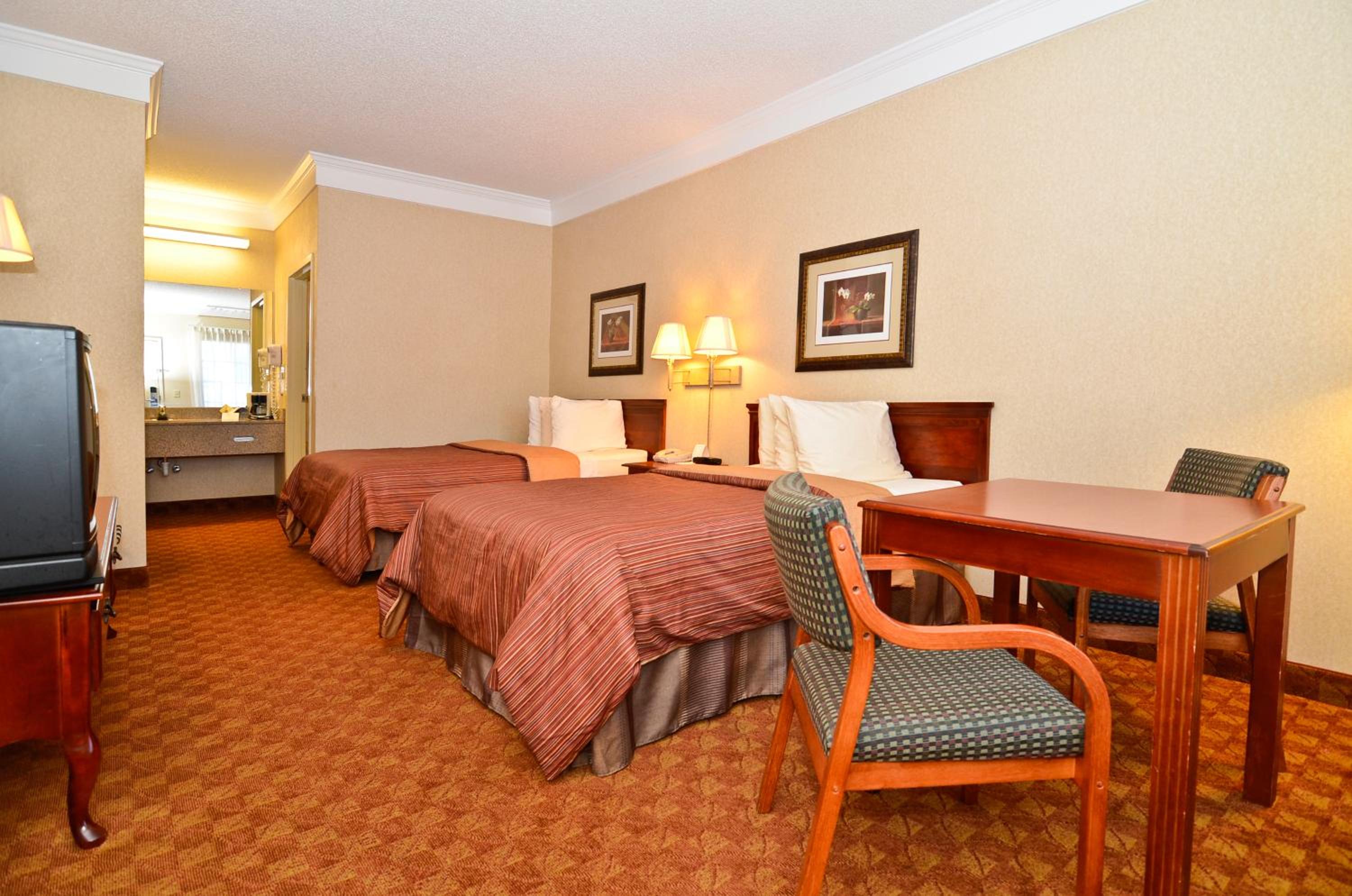 Double Room with Two Double Beds - Non-Smoking photo 1