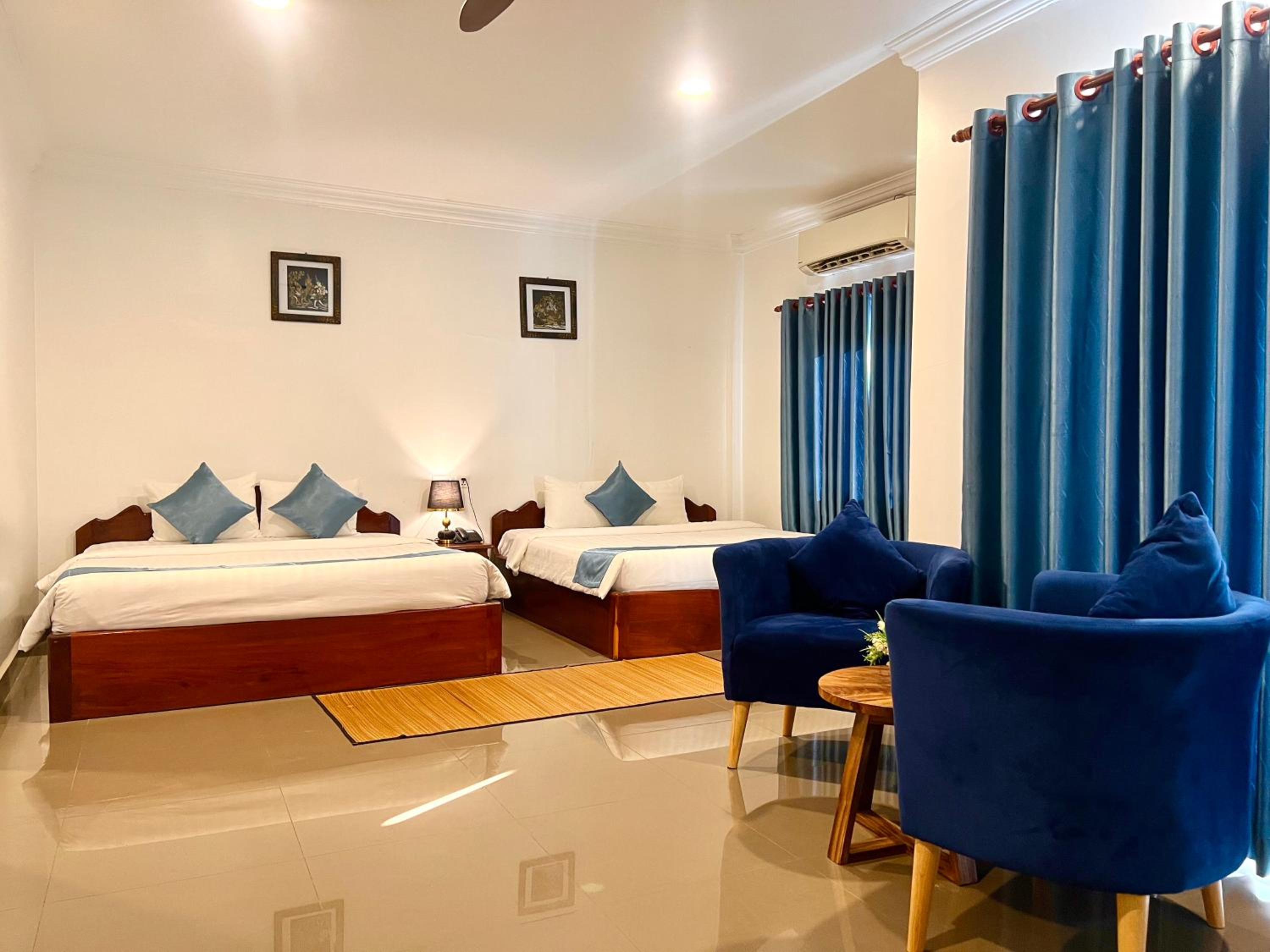 Deluxe Family Room