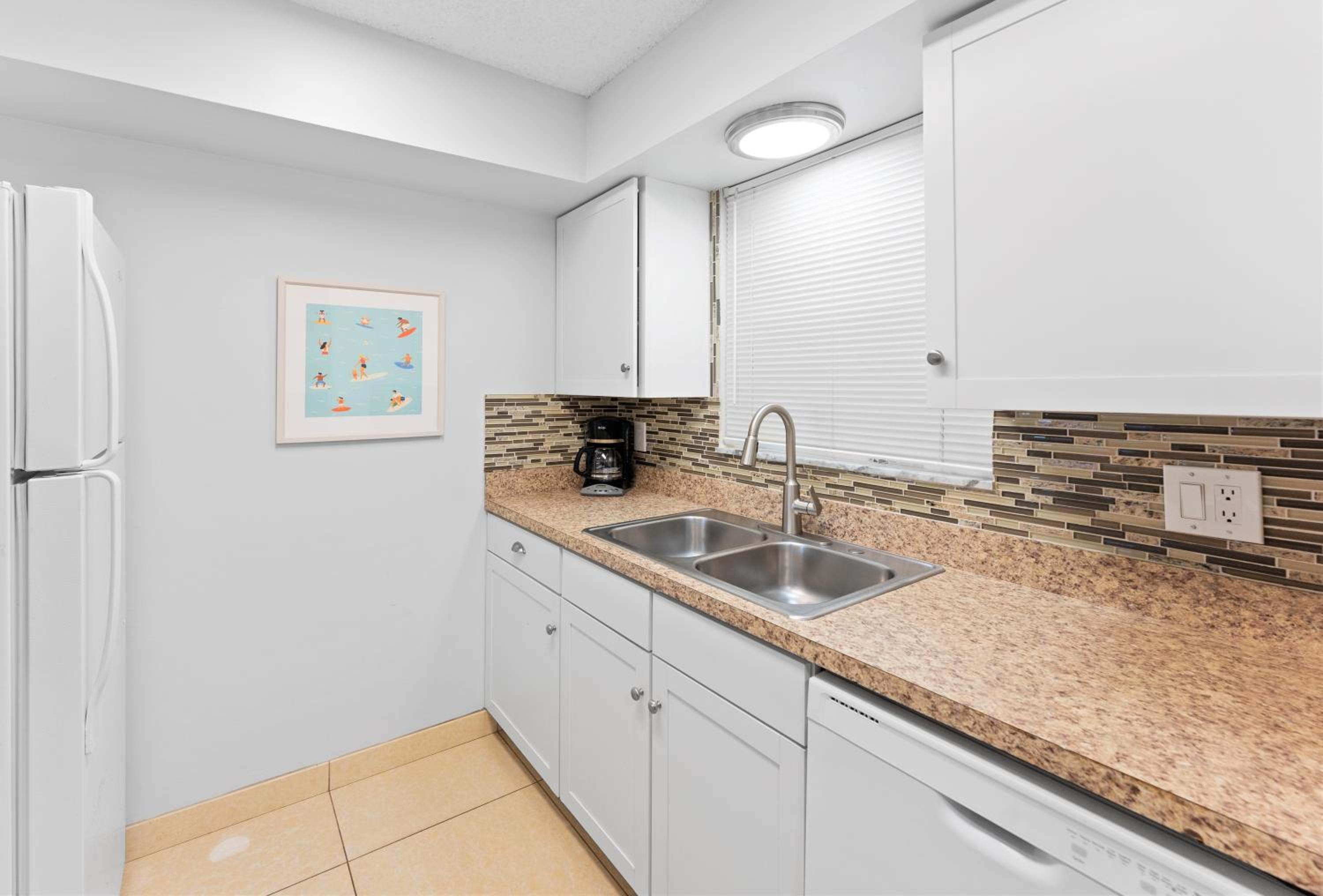 Penthouse Two-Bedroom Apartment - Oceanfront - Unit #445 photo 2