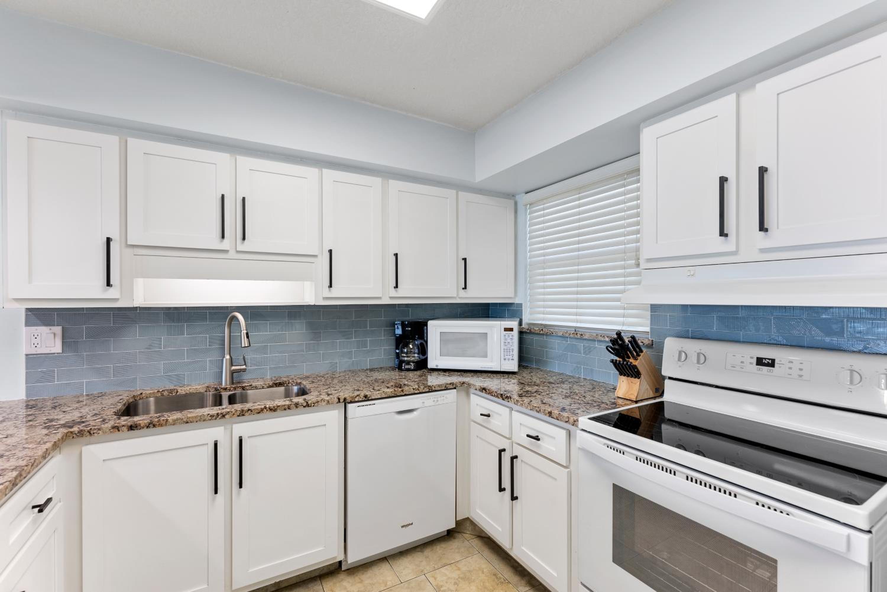 Premium Two-Bedroom Apartment - Oceanfront - Unit #335 photo 2