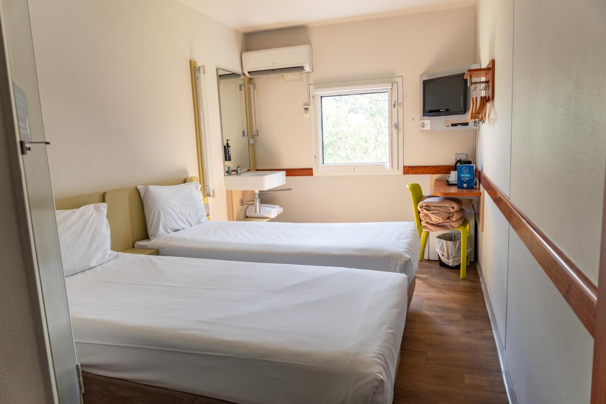 Standard Room - Non-Smoking photo 3
