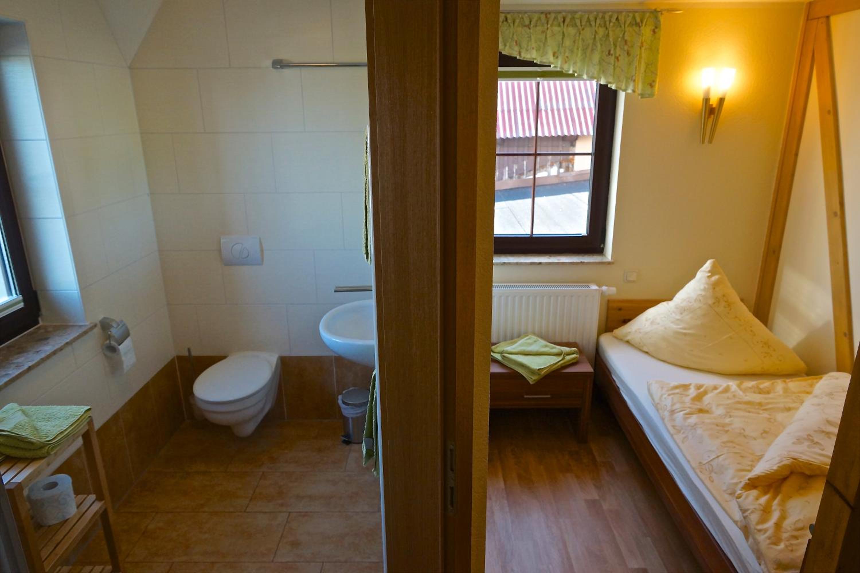 Single Room photo 2