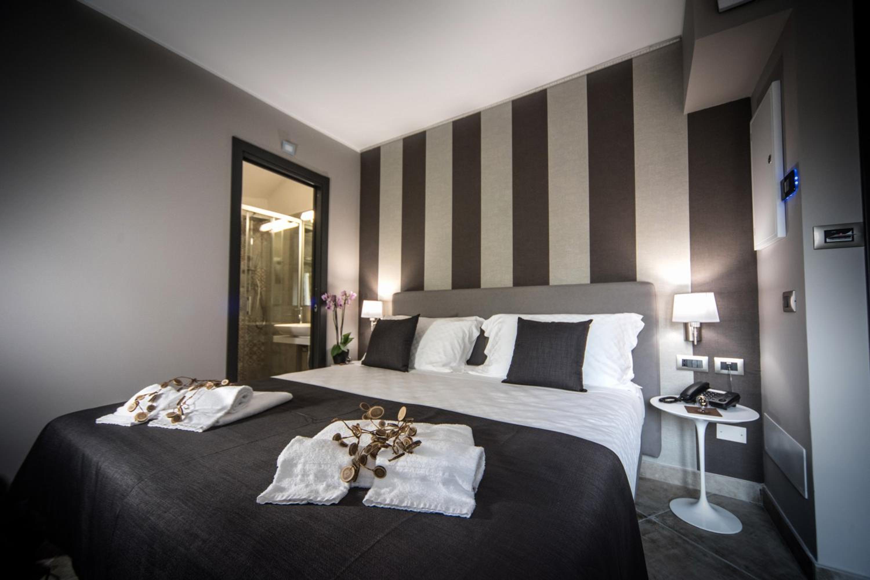 Standard Double or Twin Room - Photo 1
