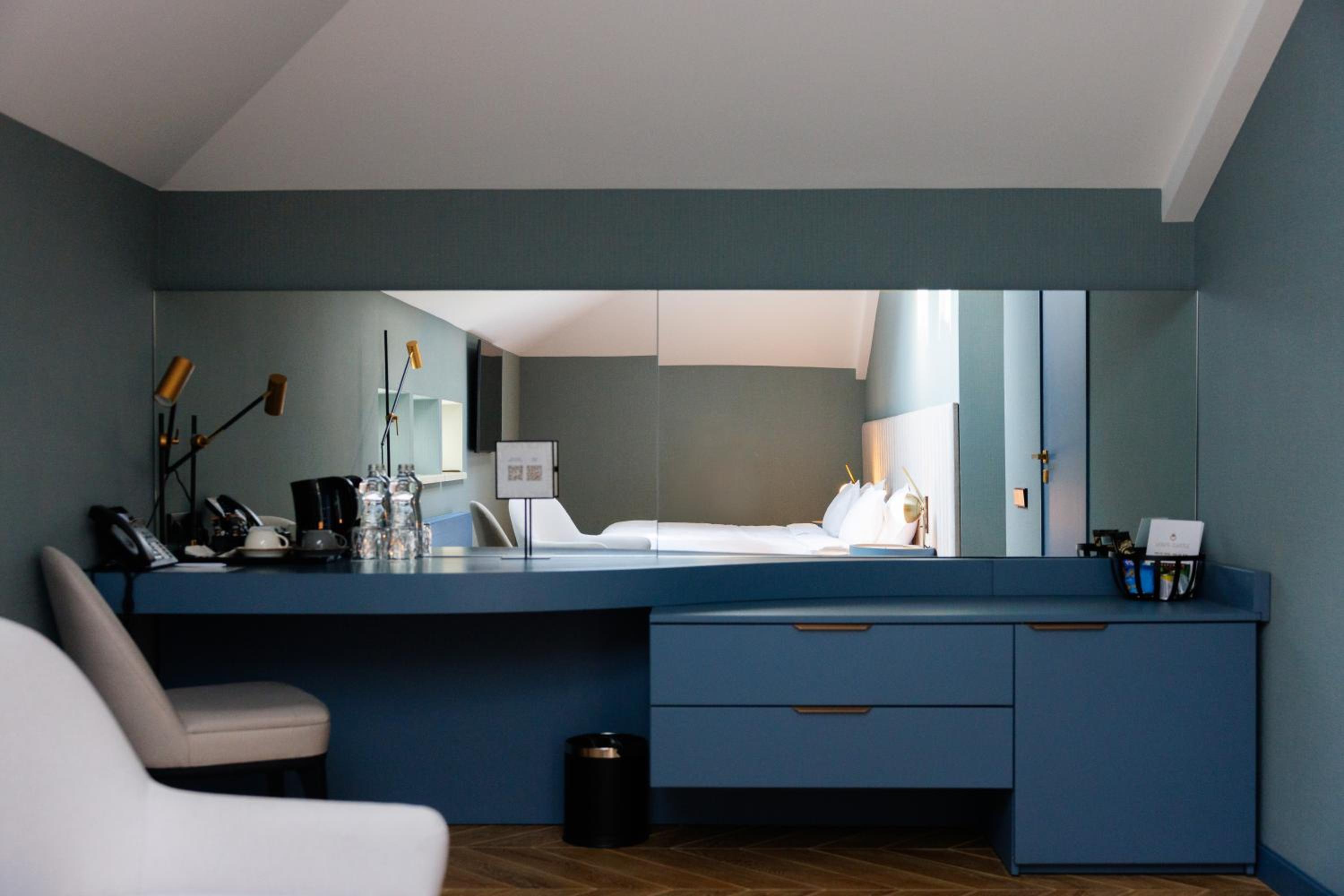 Standard Twin Room - Photo 4