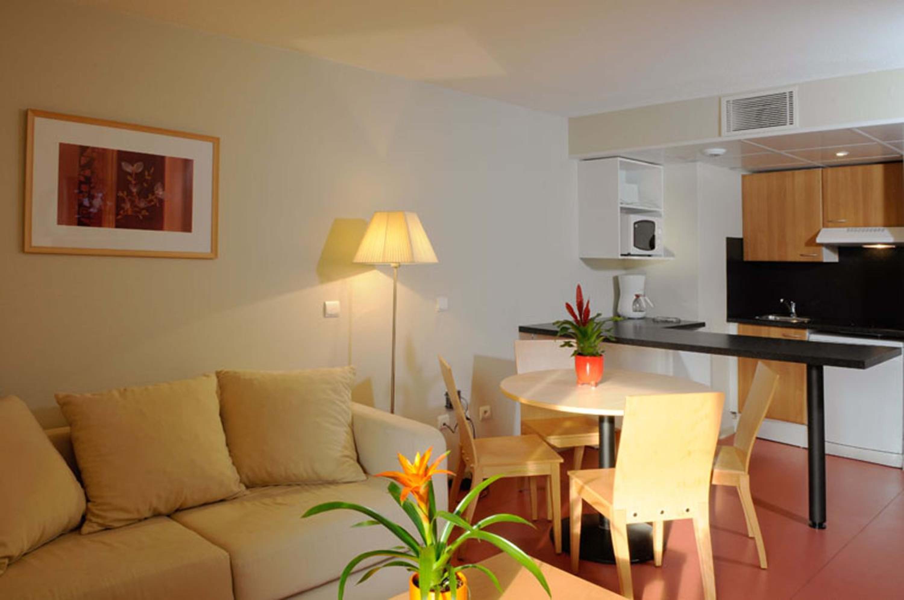 One-Bedroom Apartment (4 Adults) - Photo 7