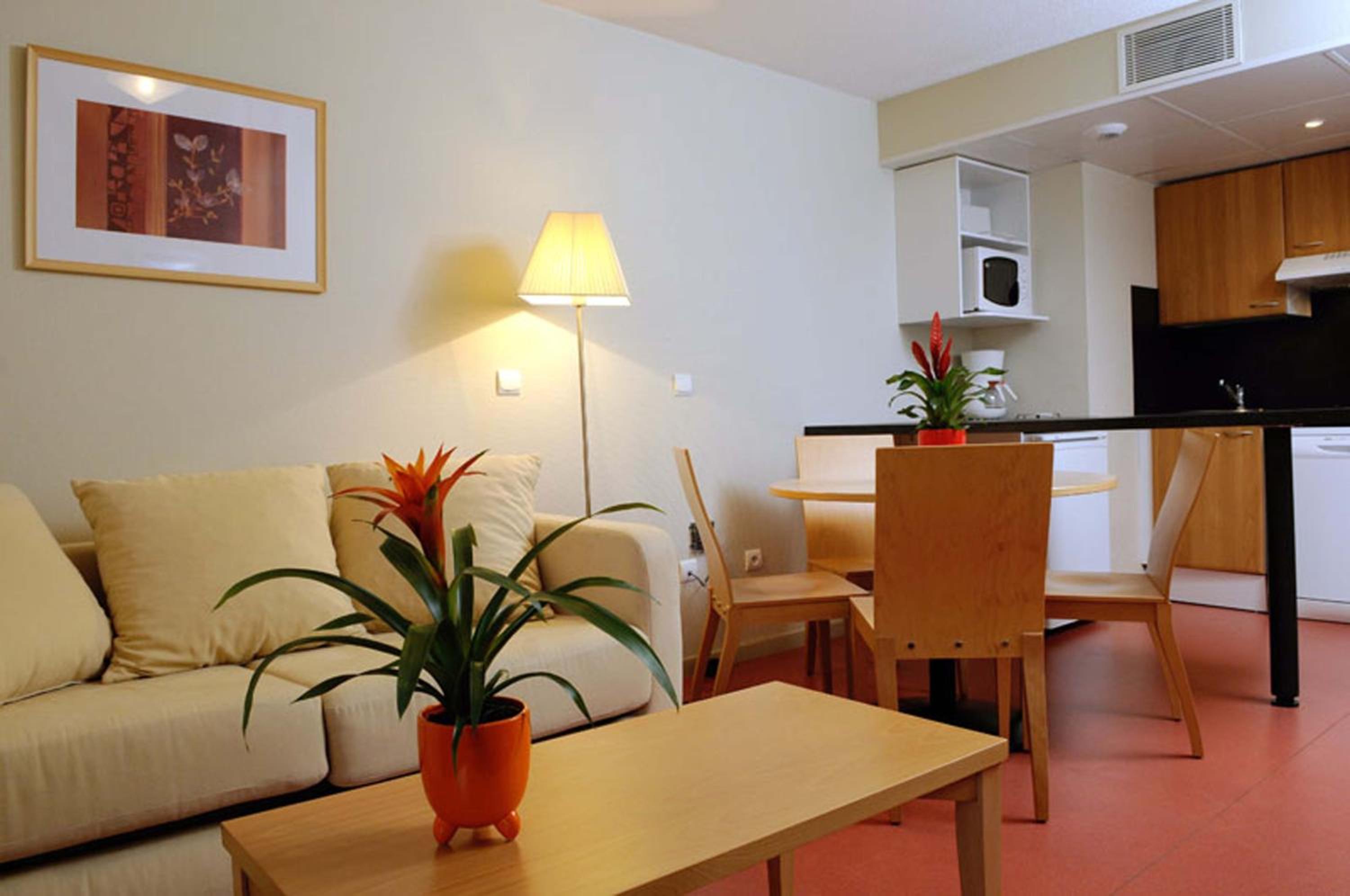One-Bedroom Apartment (4 Adults) - Photo 5