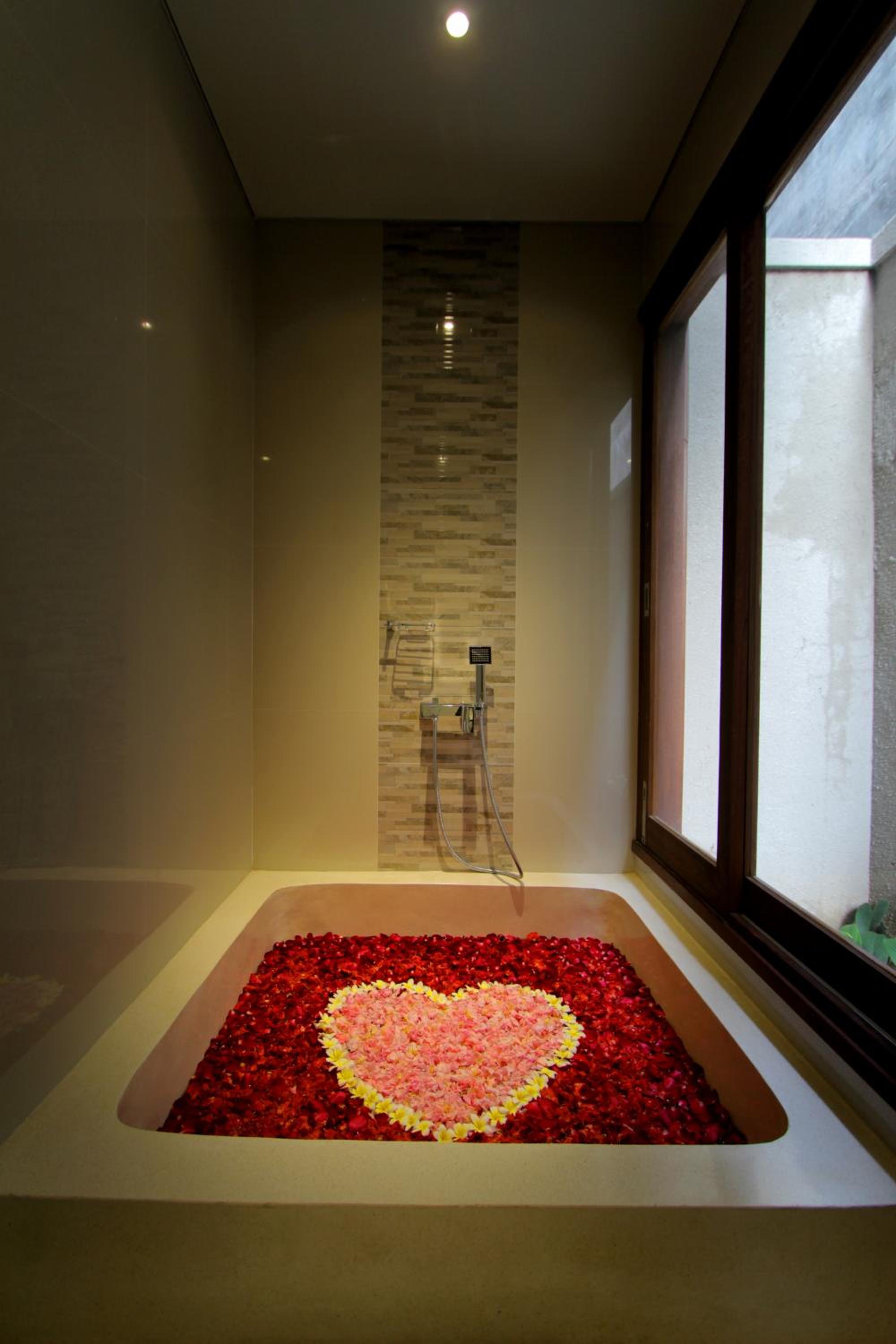 Two-Bedroom Villa - Photo 12