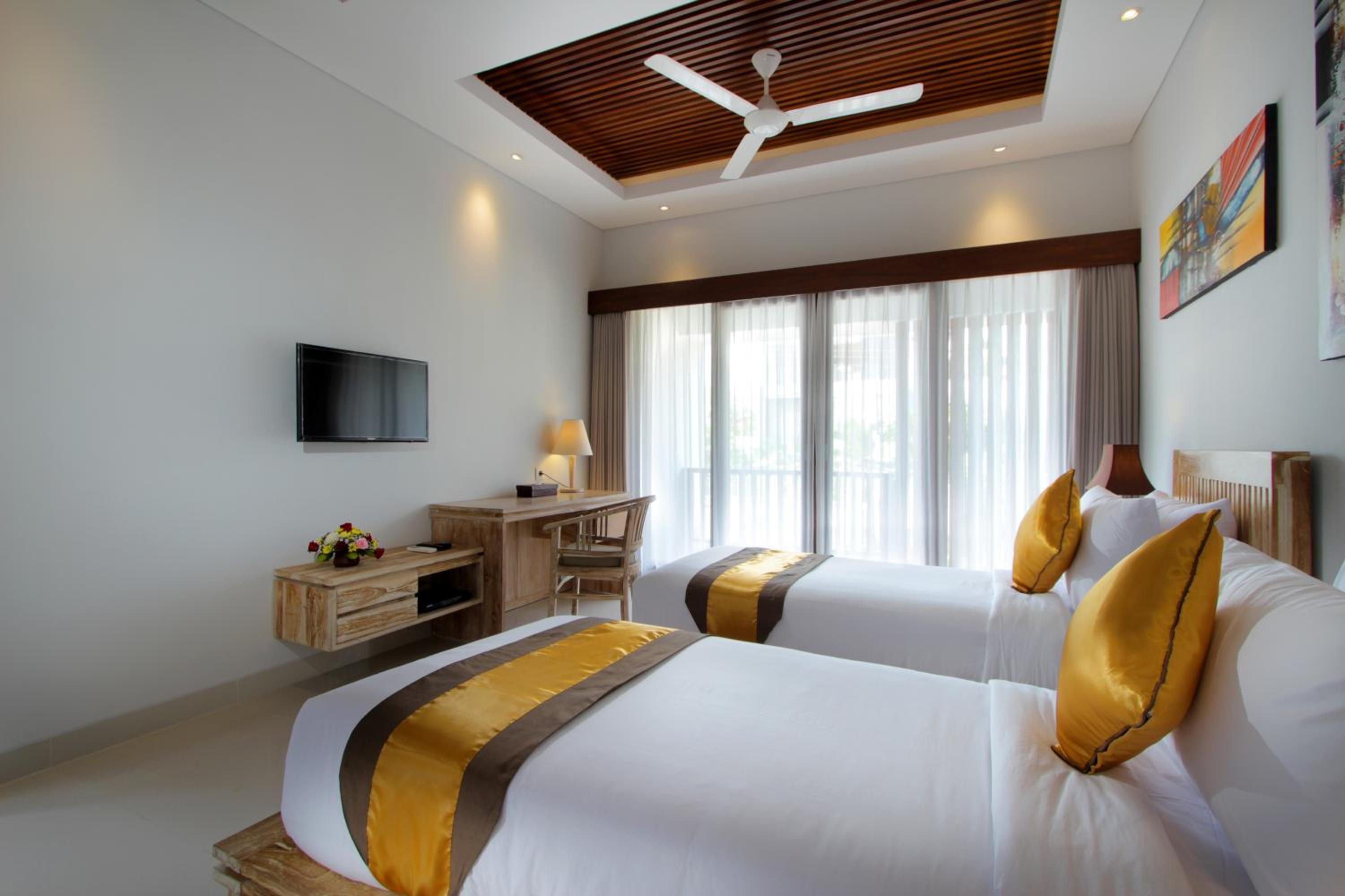 Two-Bedroom Villa - Photo 9