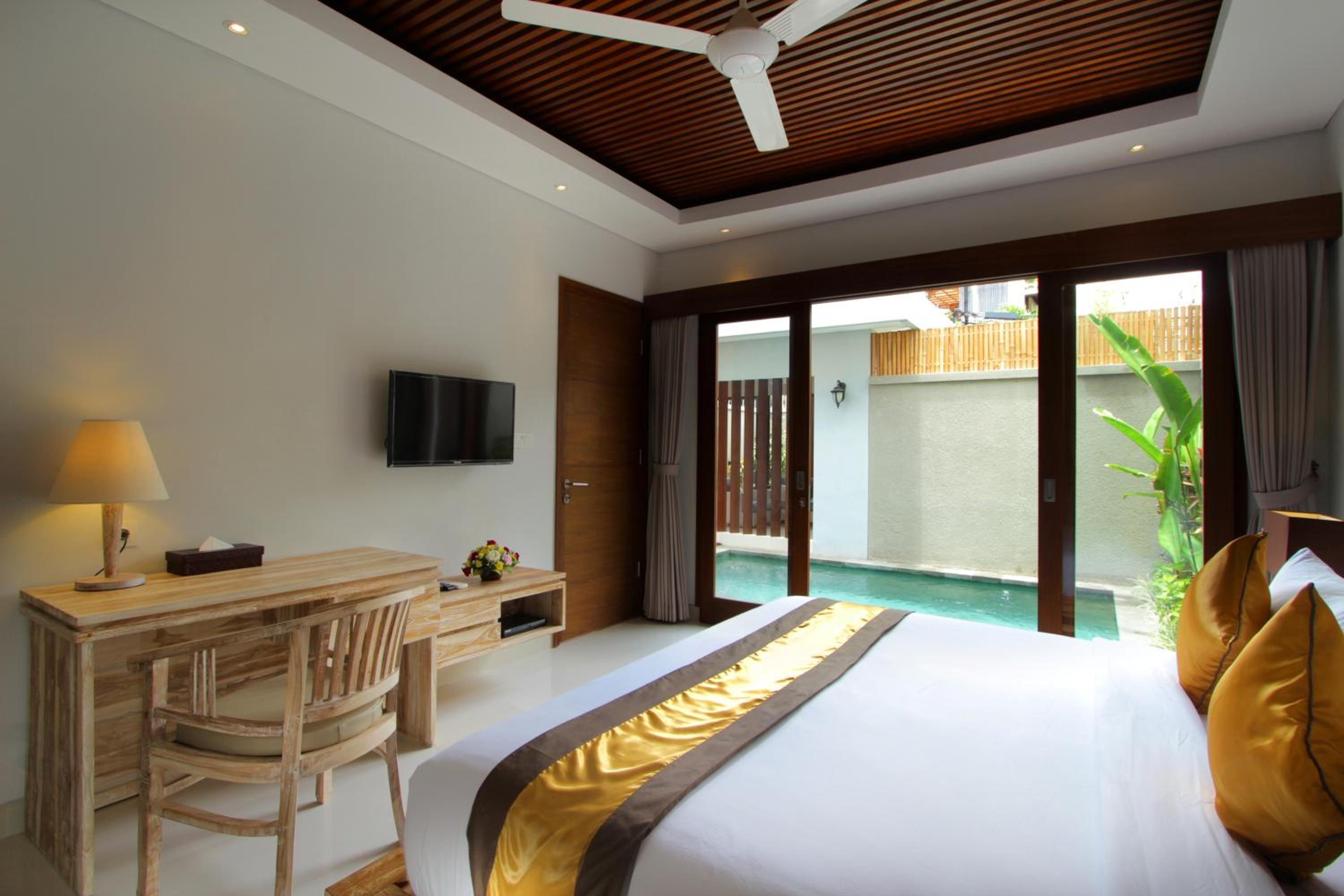 Two-Bedroom Villa - Photo 11