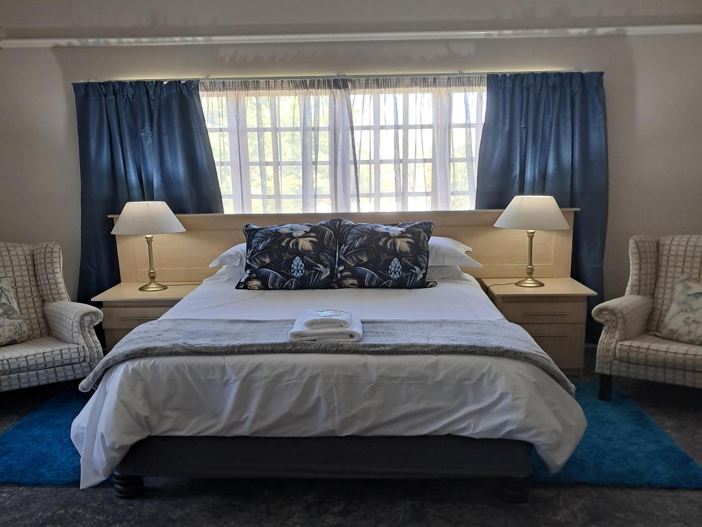 Luxury Queen Room