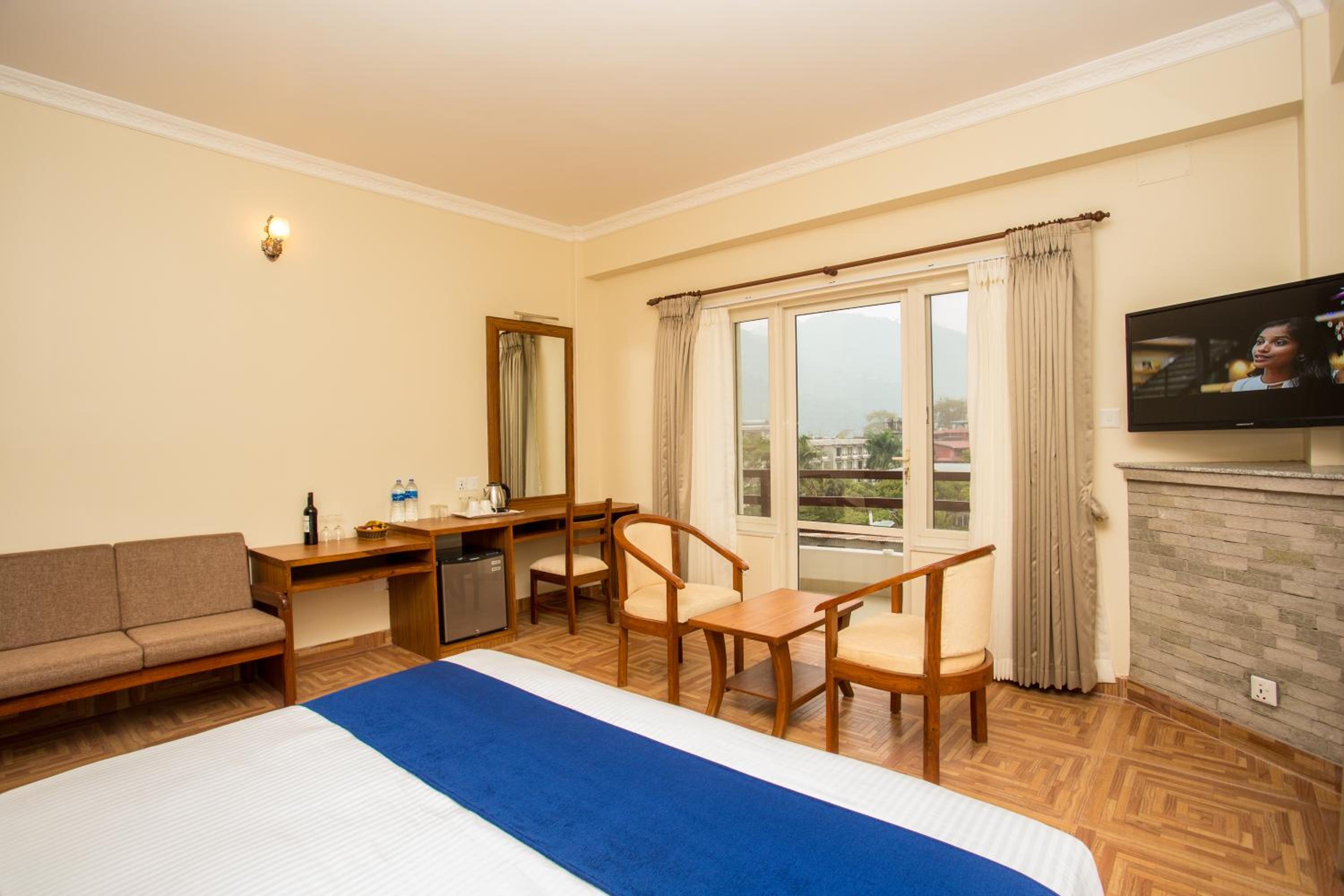 Super Deluxe Double Room- Lake/Mountain Facing