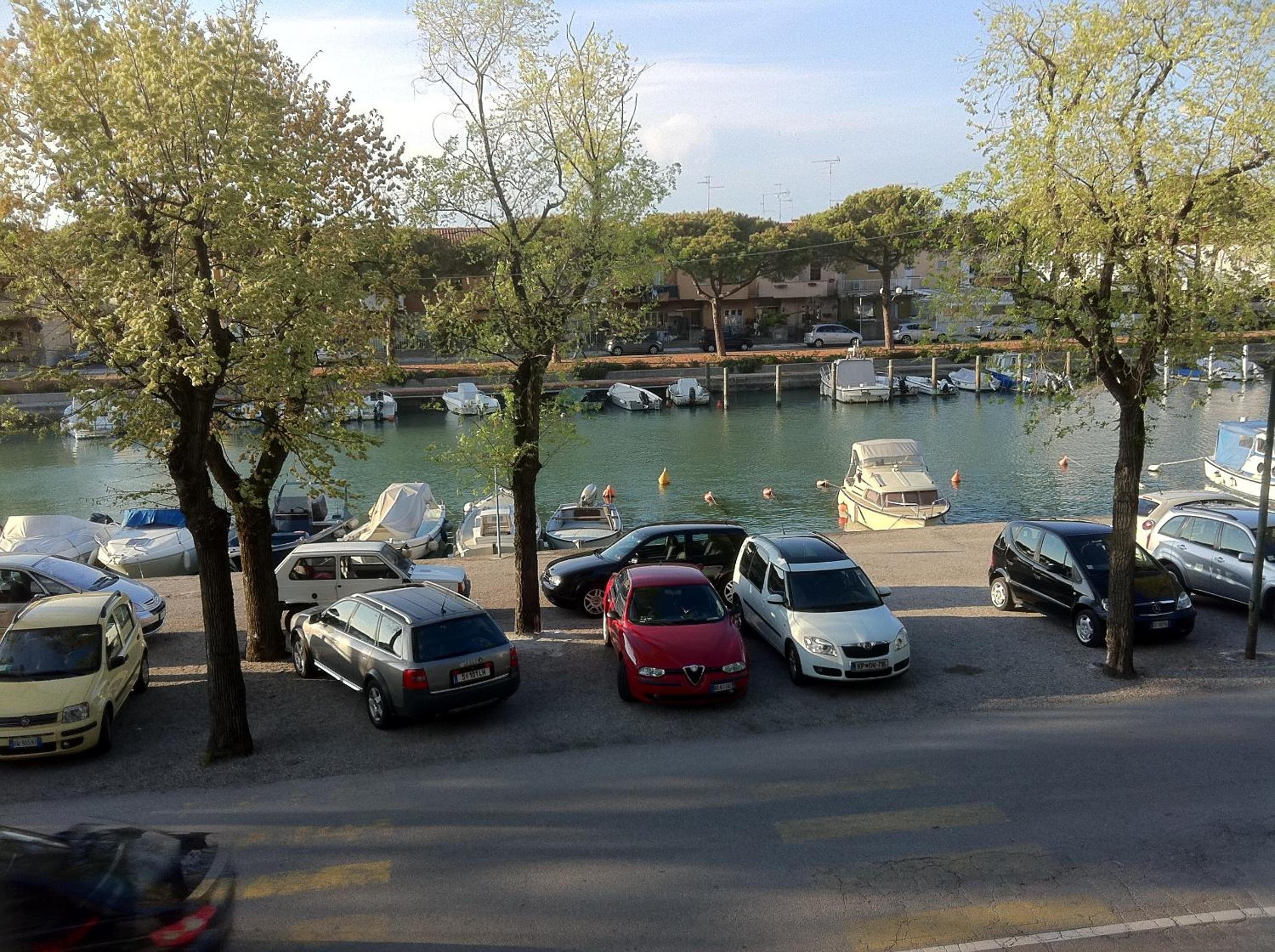 One-Bedroom Apartment with Lagoon View photo 3