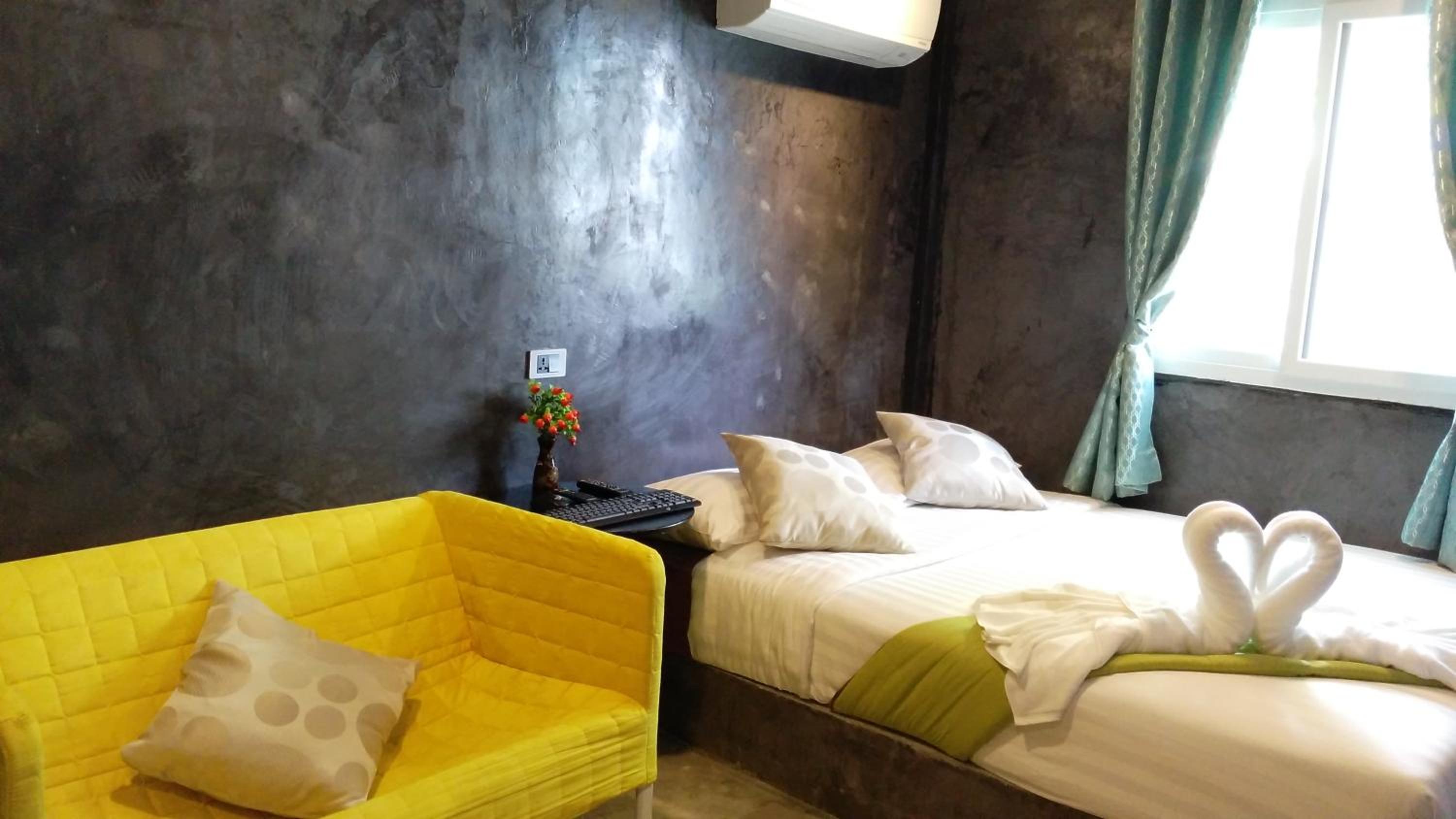 Deluxe Room with Garden View - Photo 1